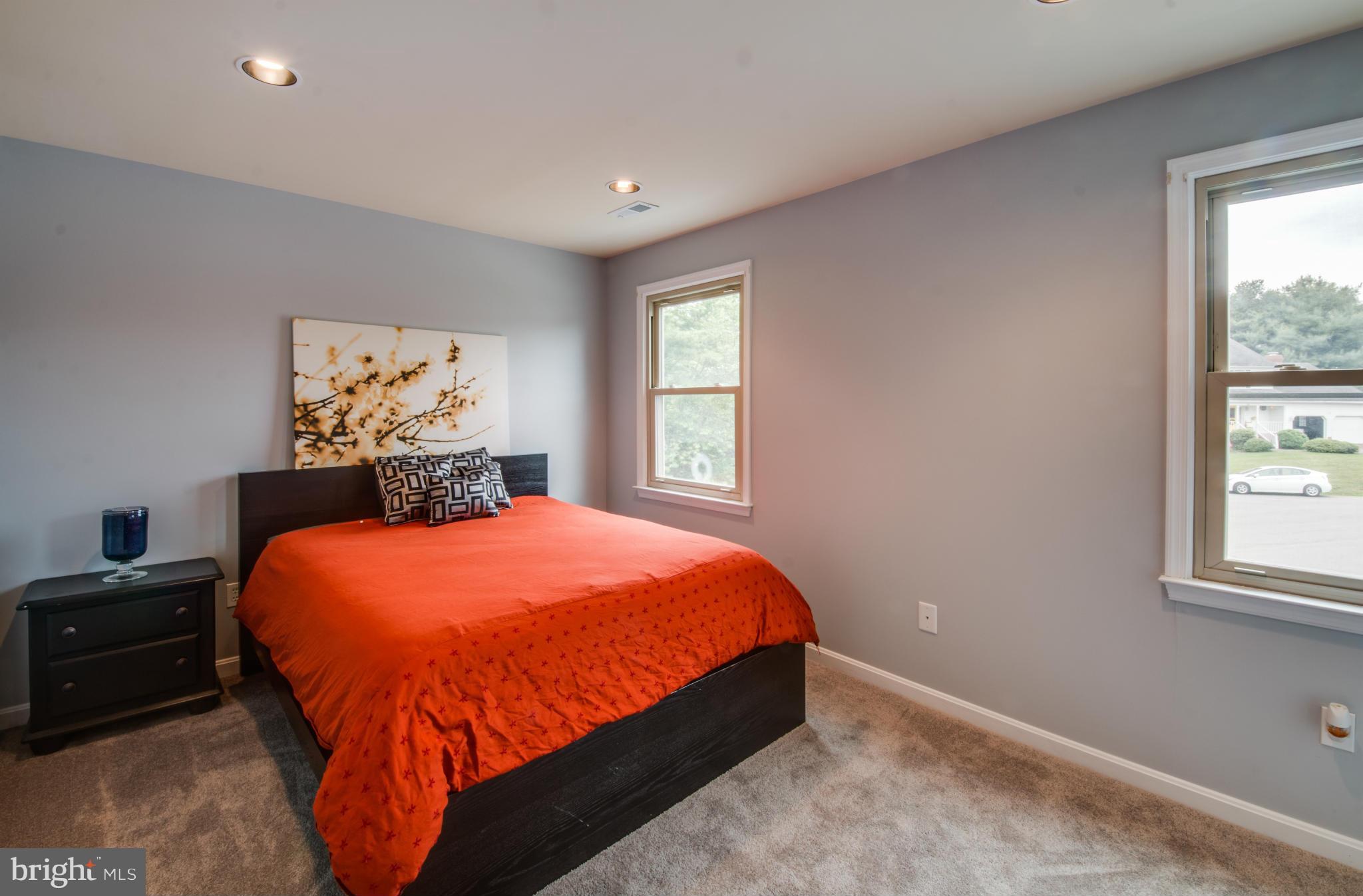 BREEZEWOOD - Residential