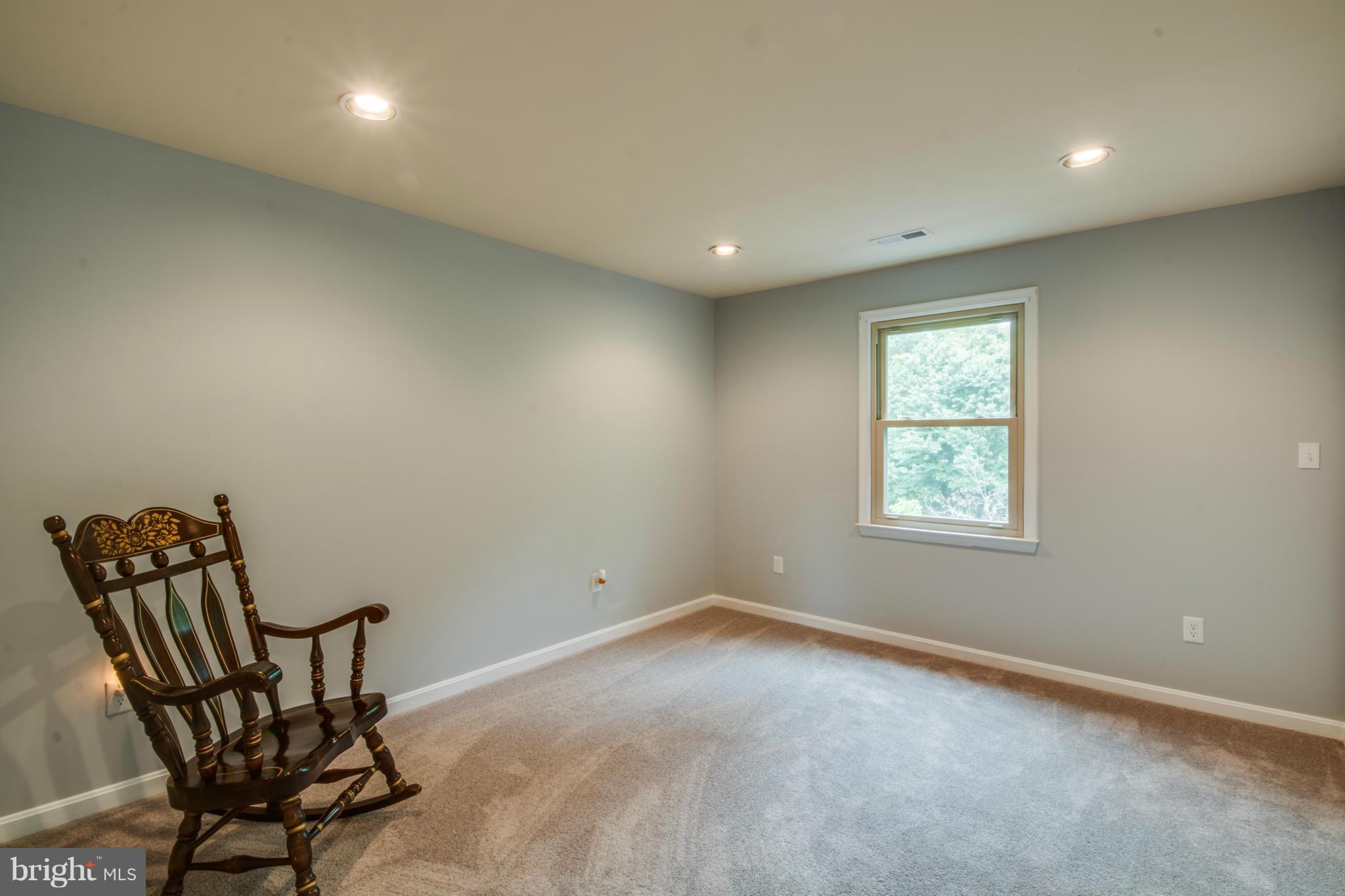 BREEZEWOOD - Residential