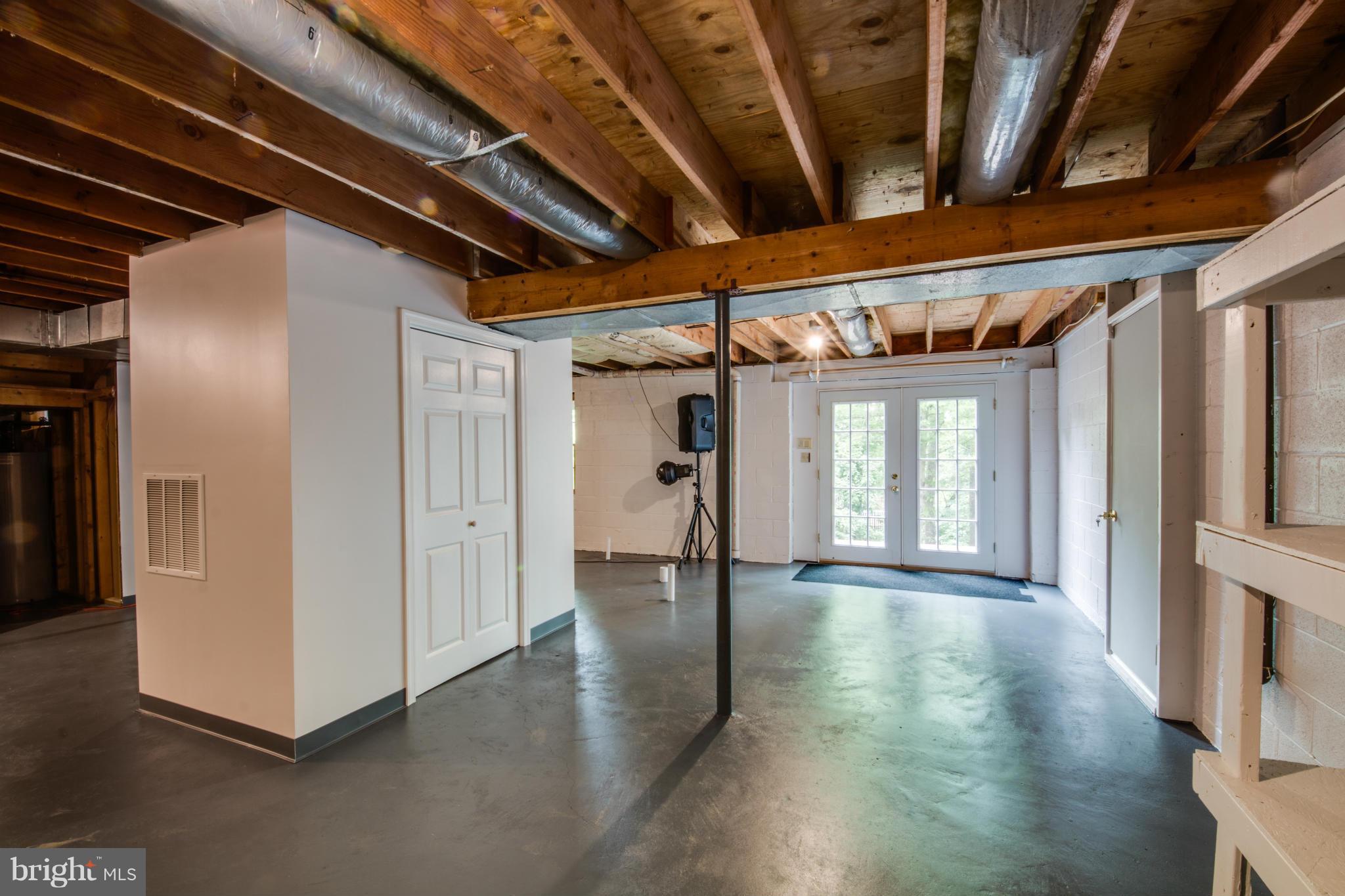 BREEZEWOOD - Residential