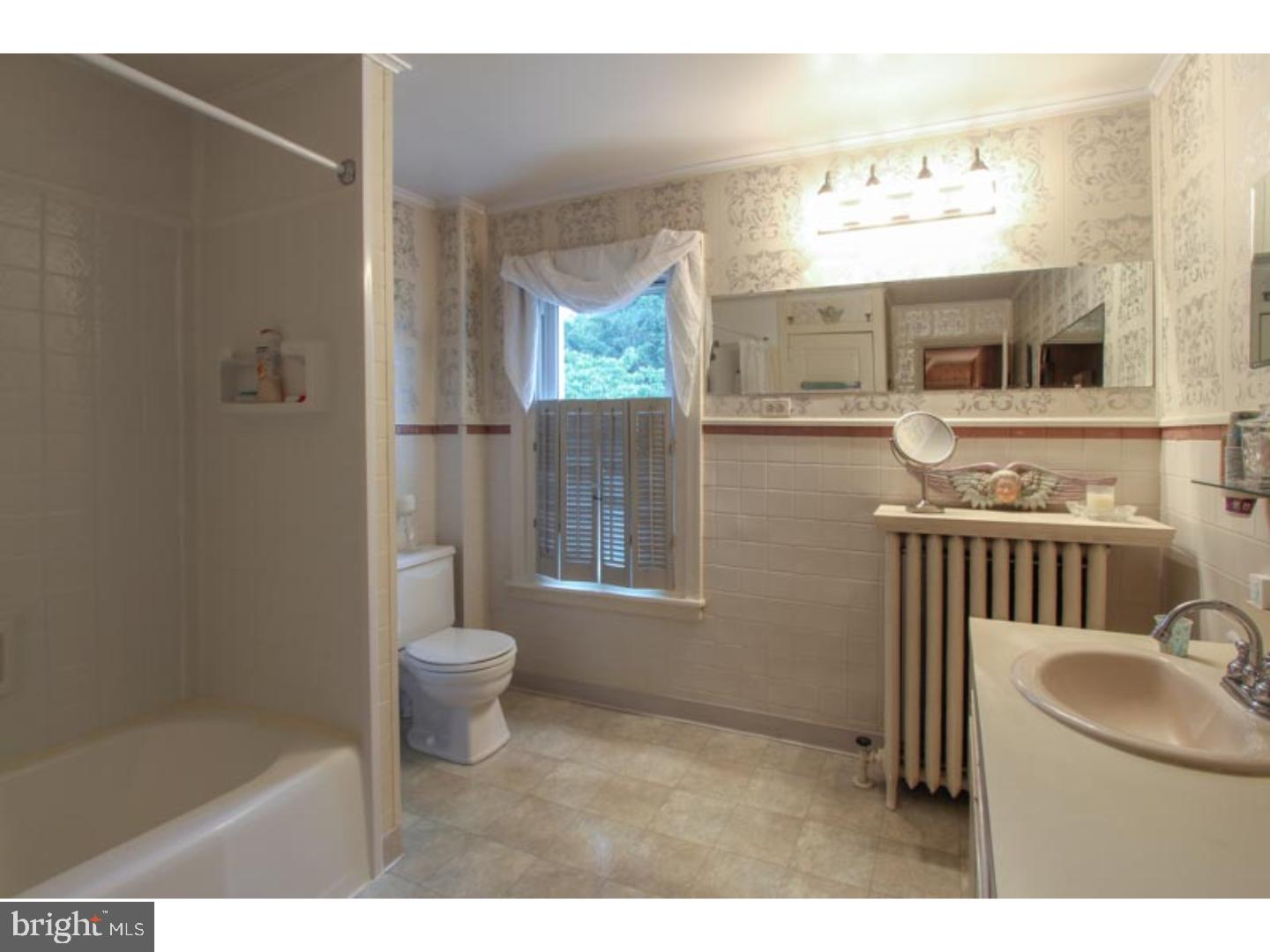 JENKINTOWN - Residential