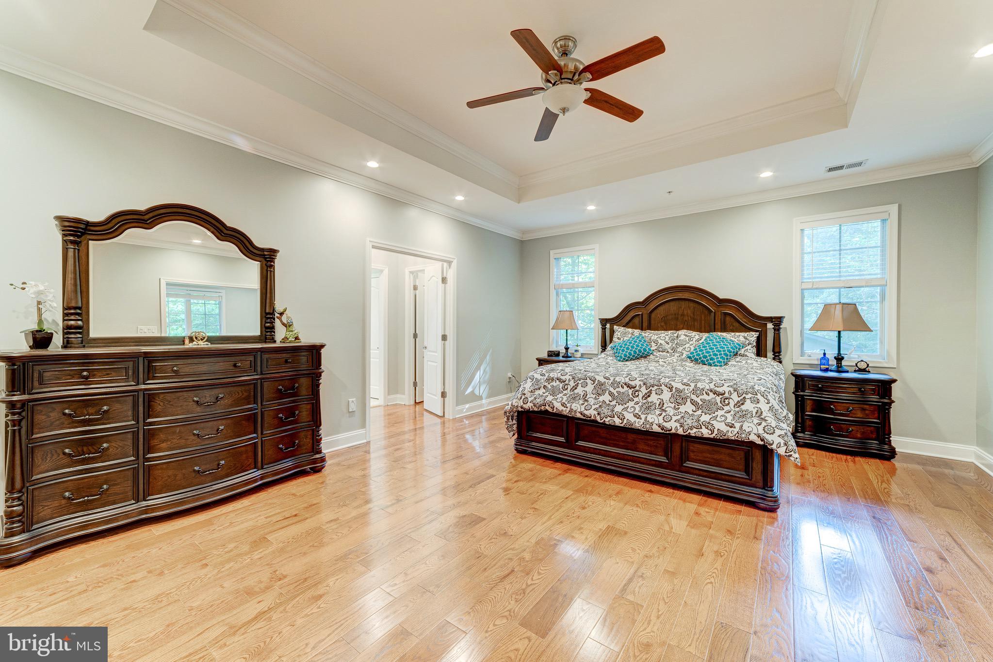 HOLLINRIDGE - Residential