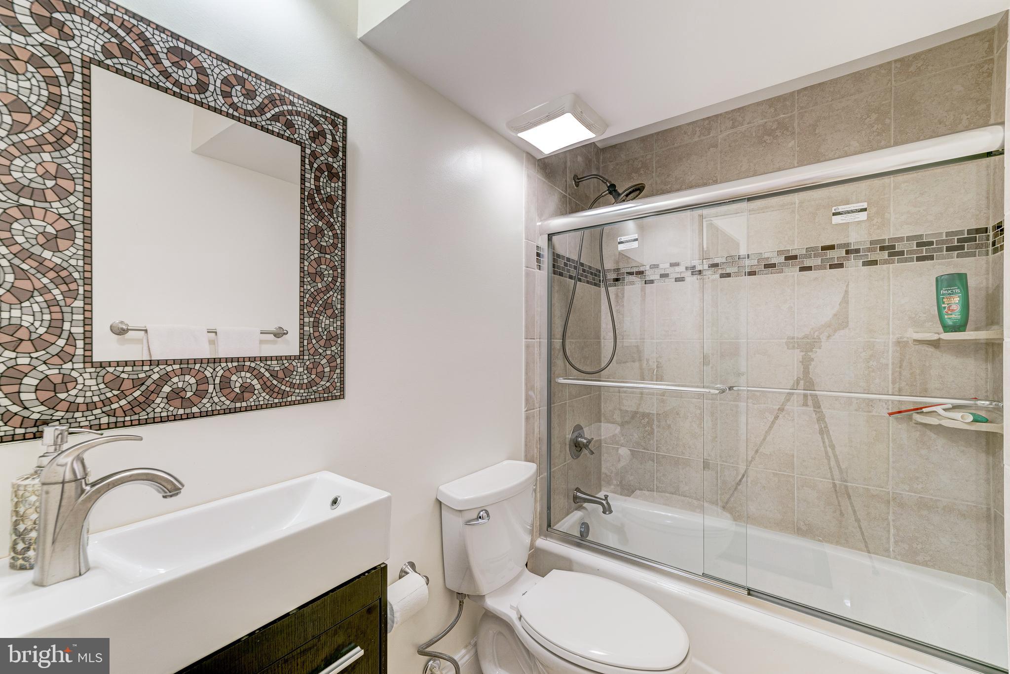 HOLLINRIDGE - Residential