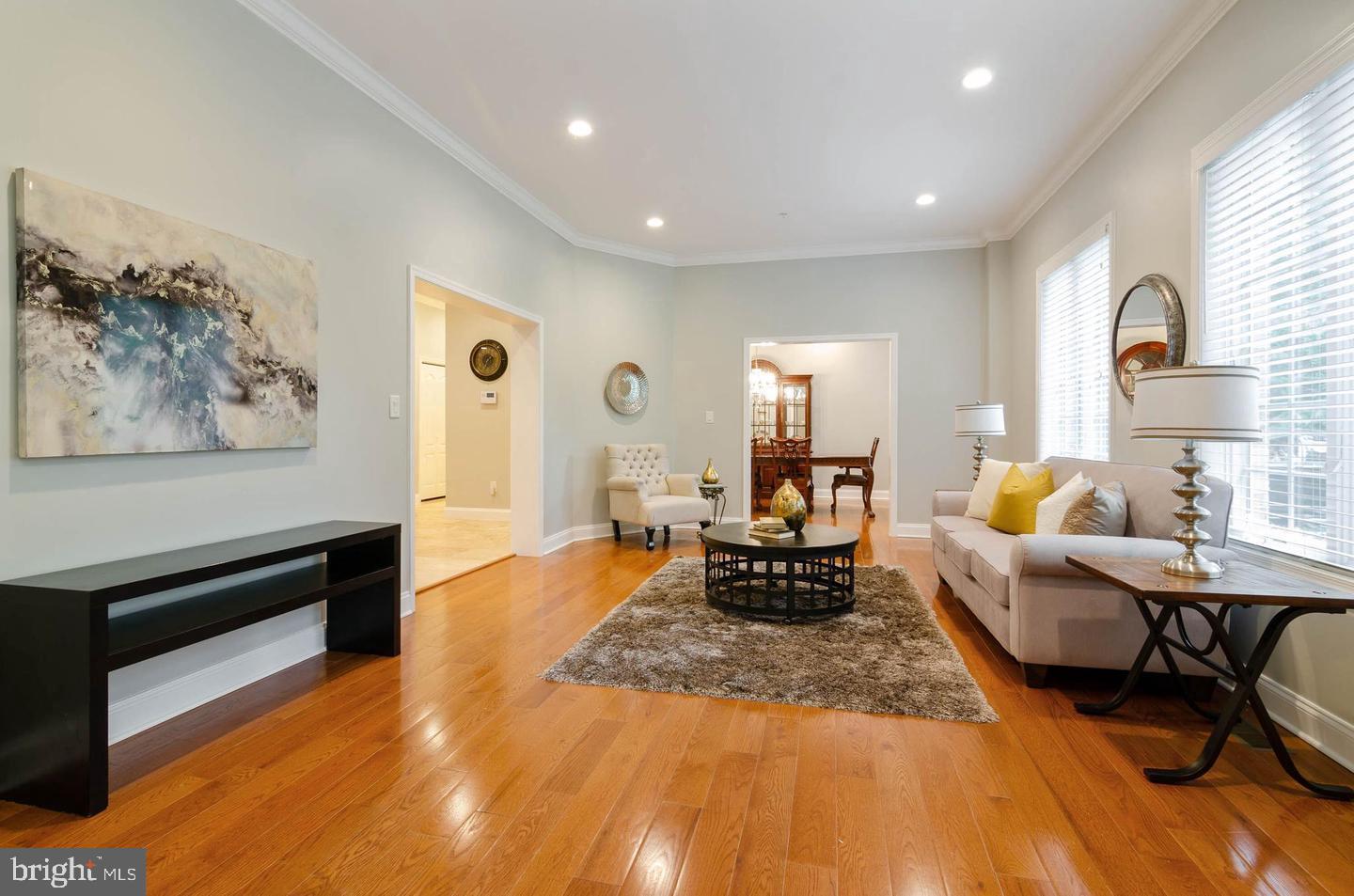 HOLLINRIDGE - Residential