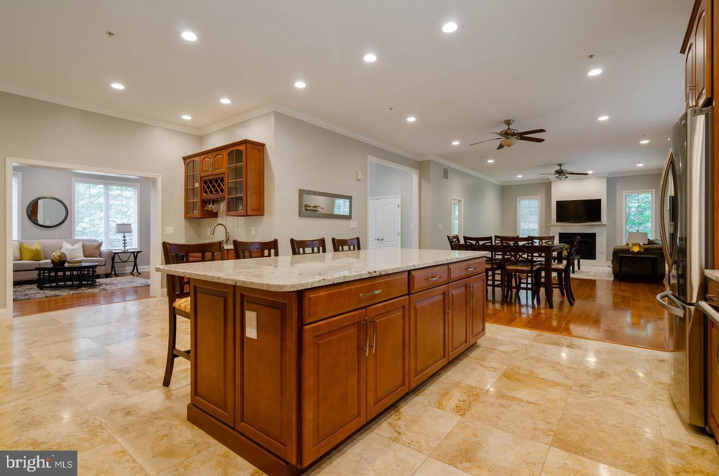 HOLLINRIDGE - Residential