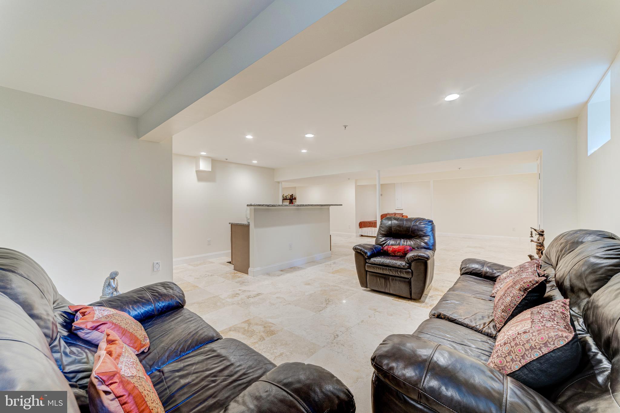 HOLLINRIDGE - Residential