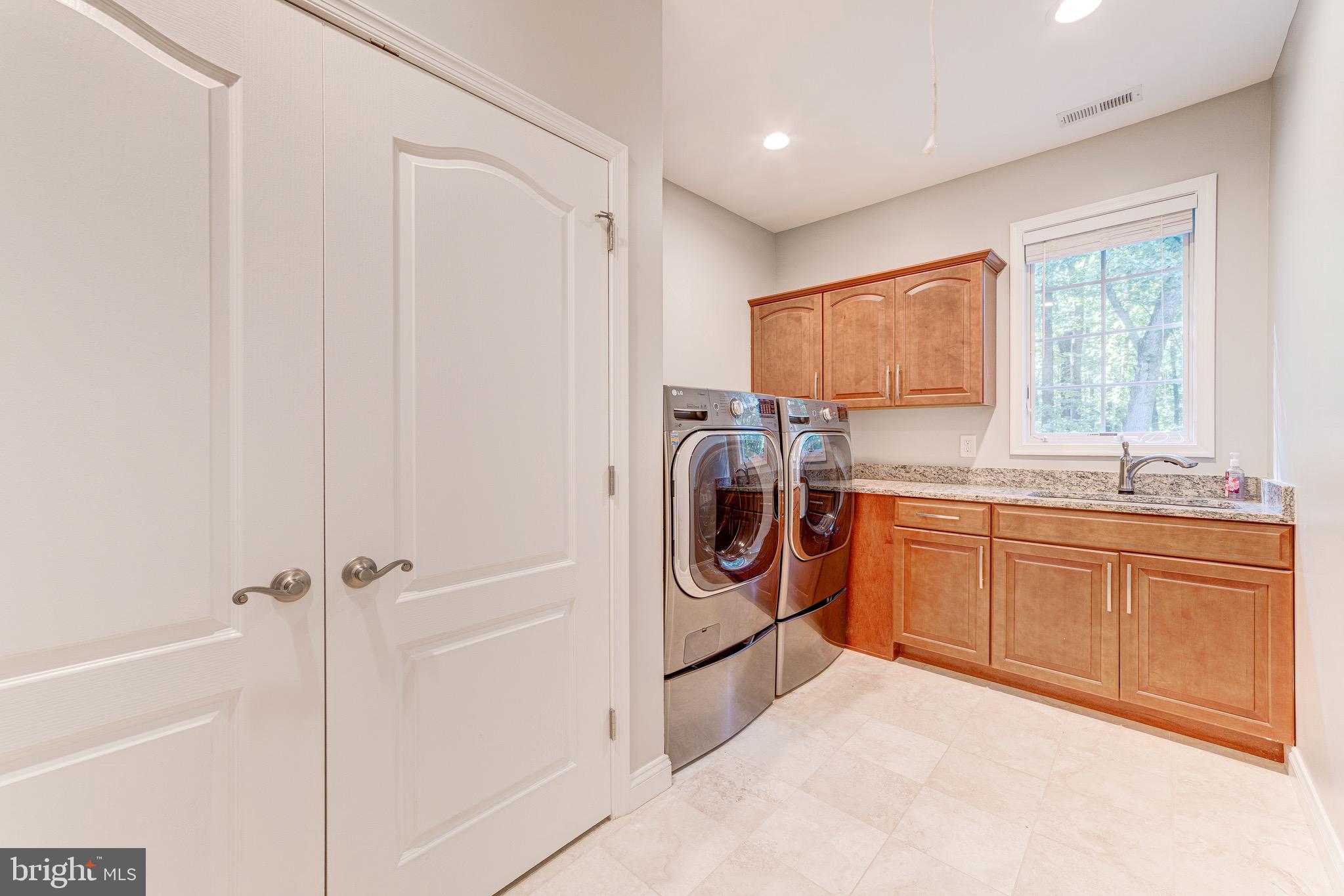 HOLLINRIDGE - Residential