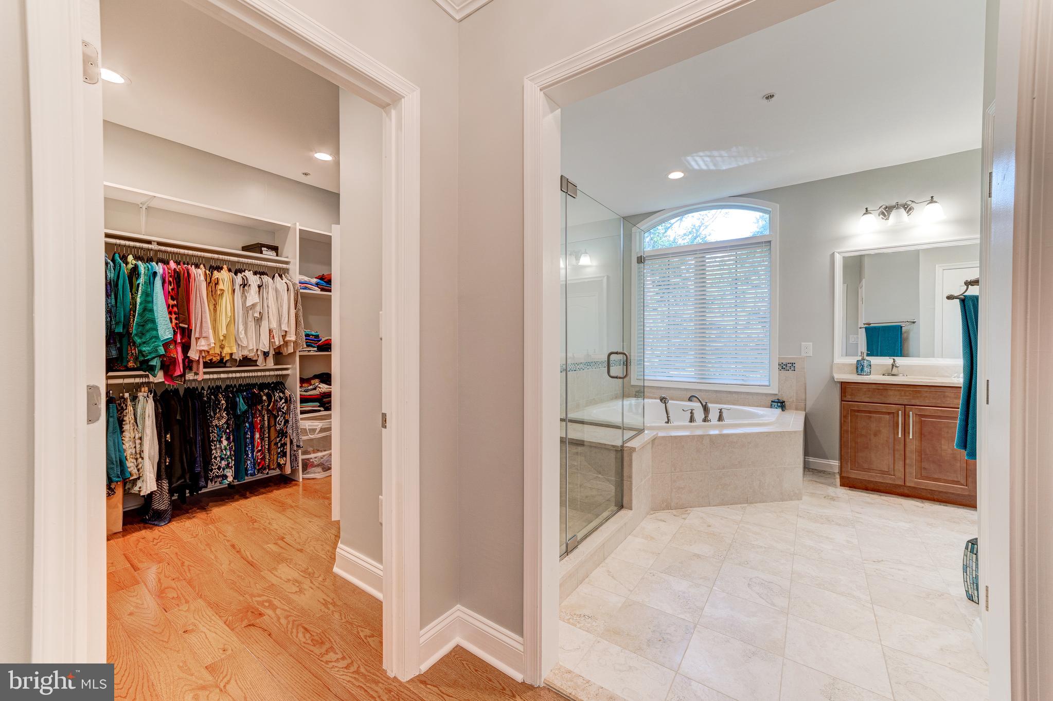 HOLLINRIDGE - Residential