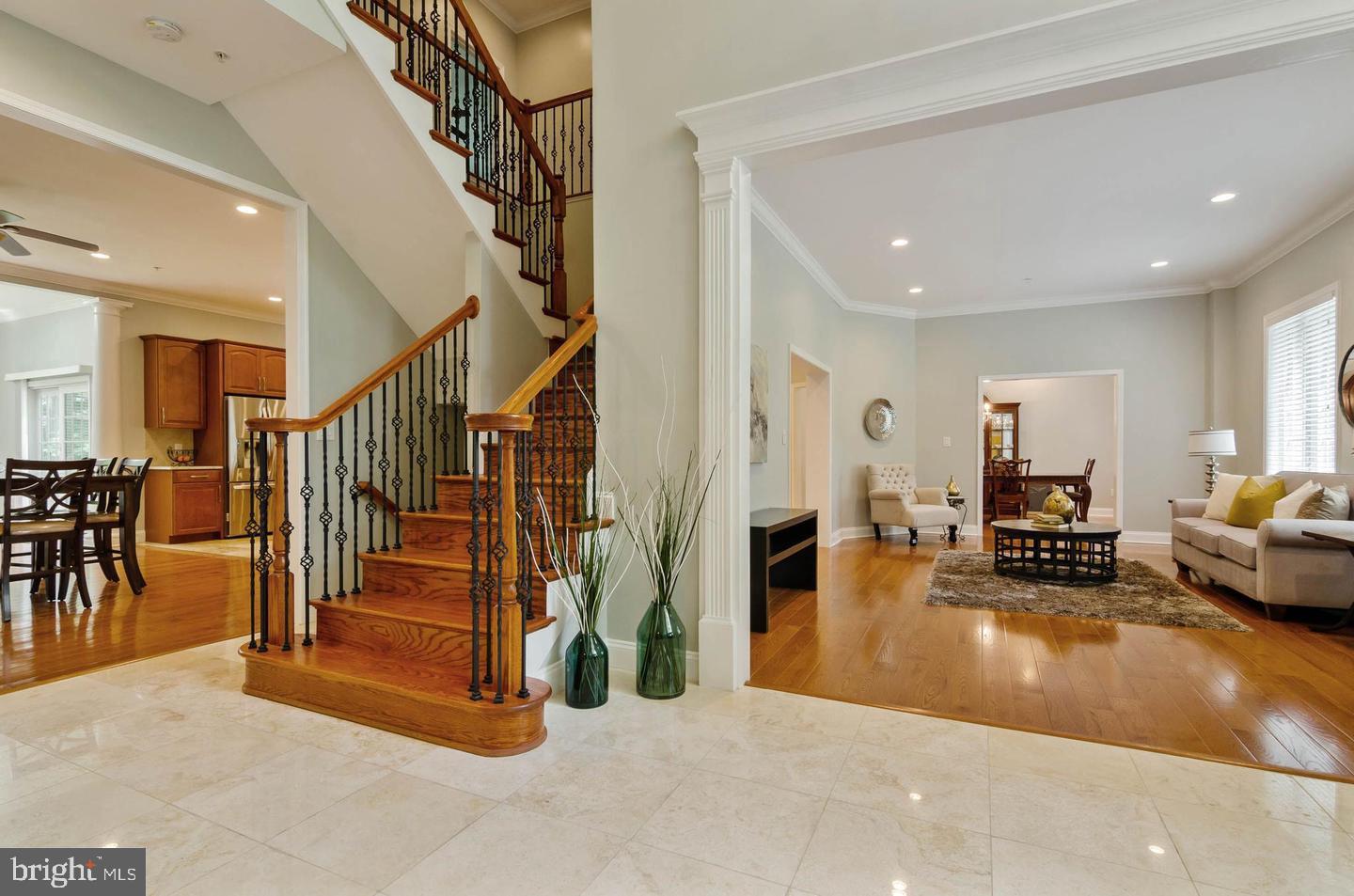 HOLLINRIDGE - Residential