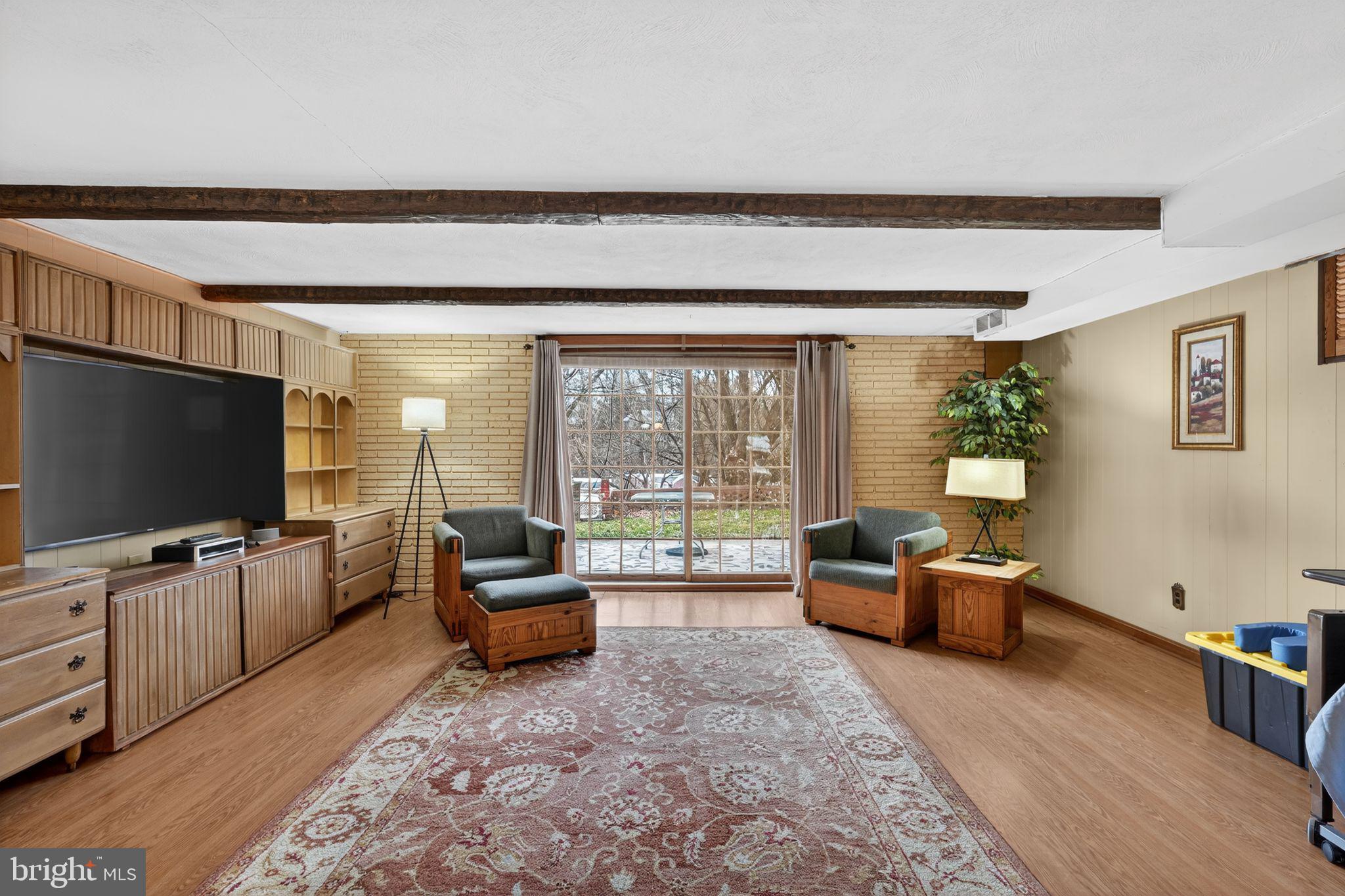 ROXBOROUGH - Residential