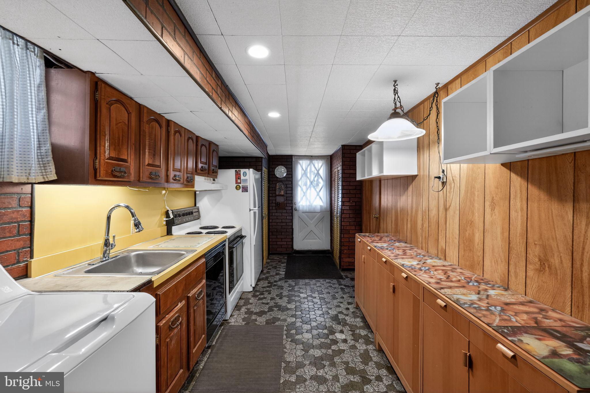 ROXBOROUGH - Residential