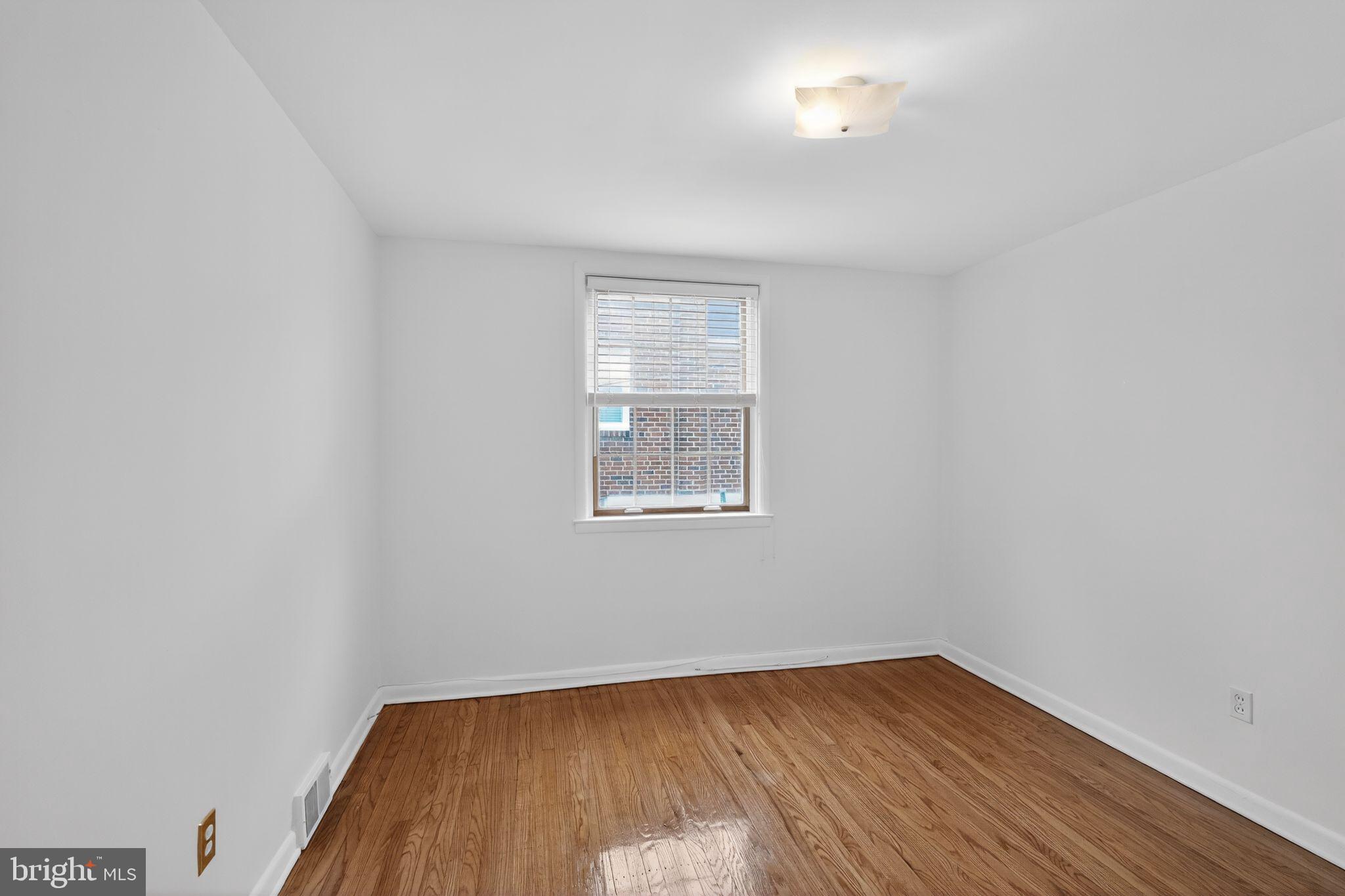 ROXBOROUGH - Residential