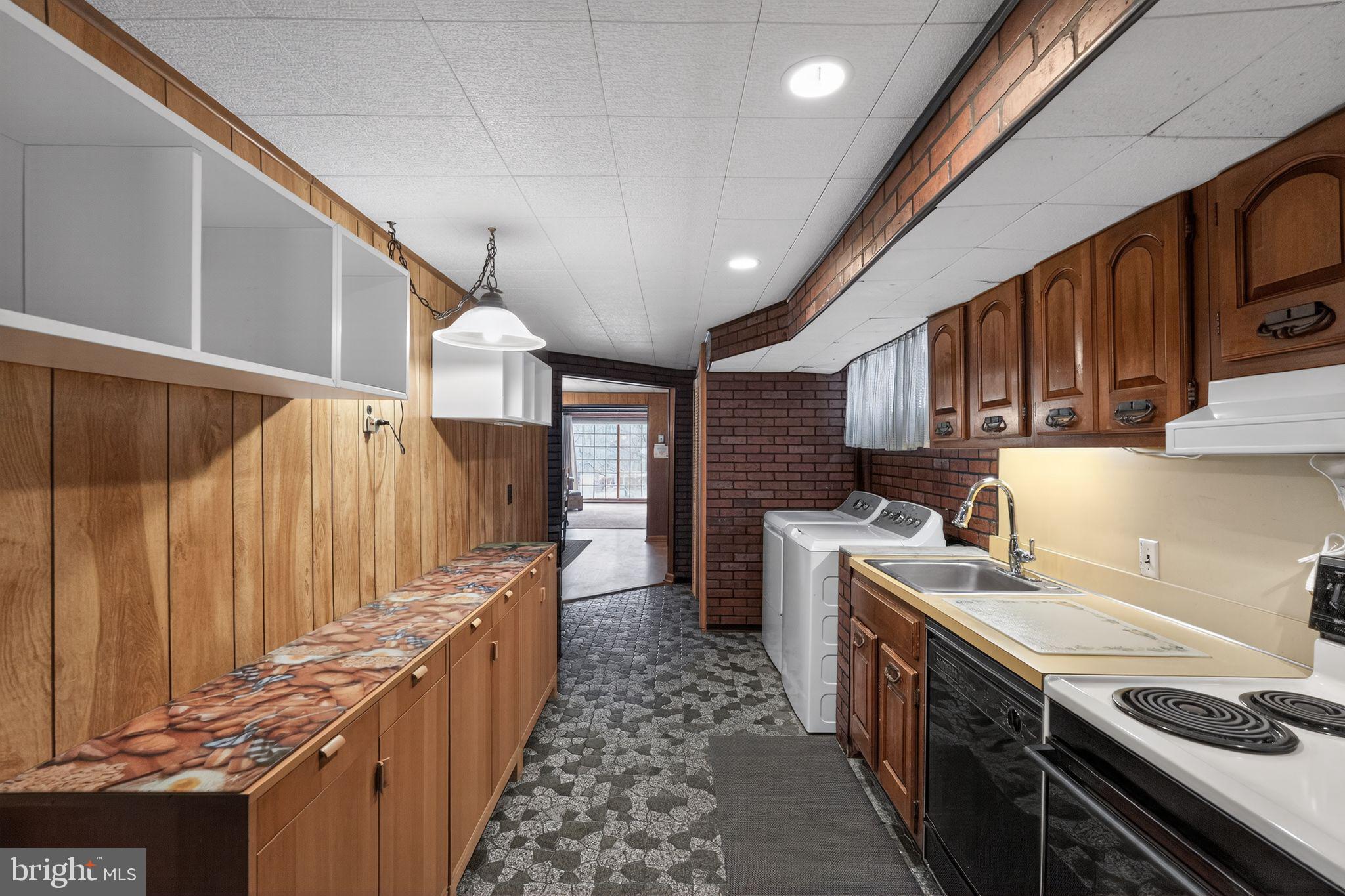 ROXBOROUGH - Residential