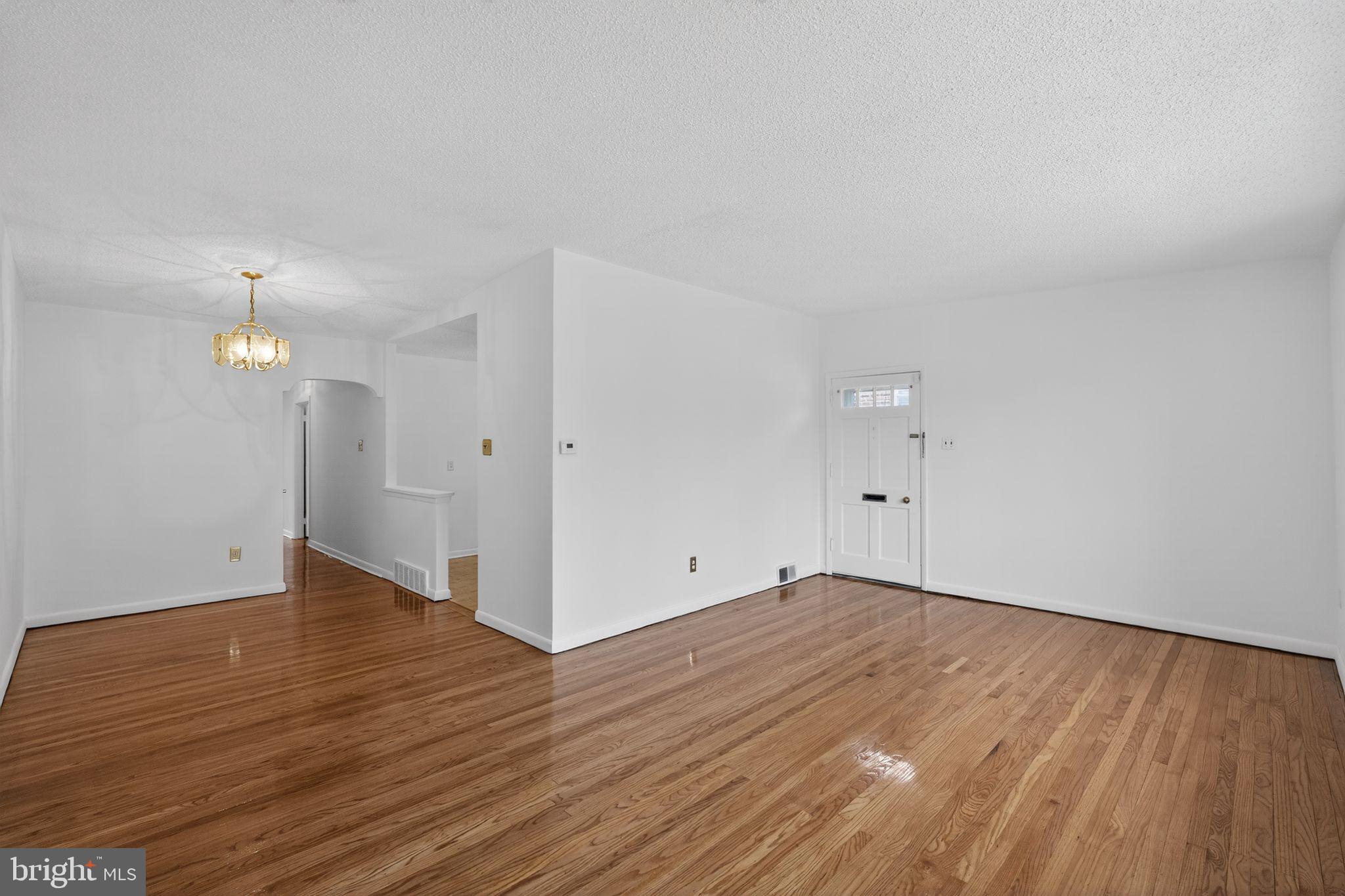 ROXBOROUGH - Residential