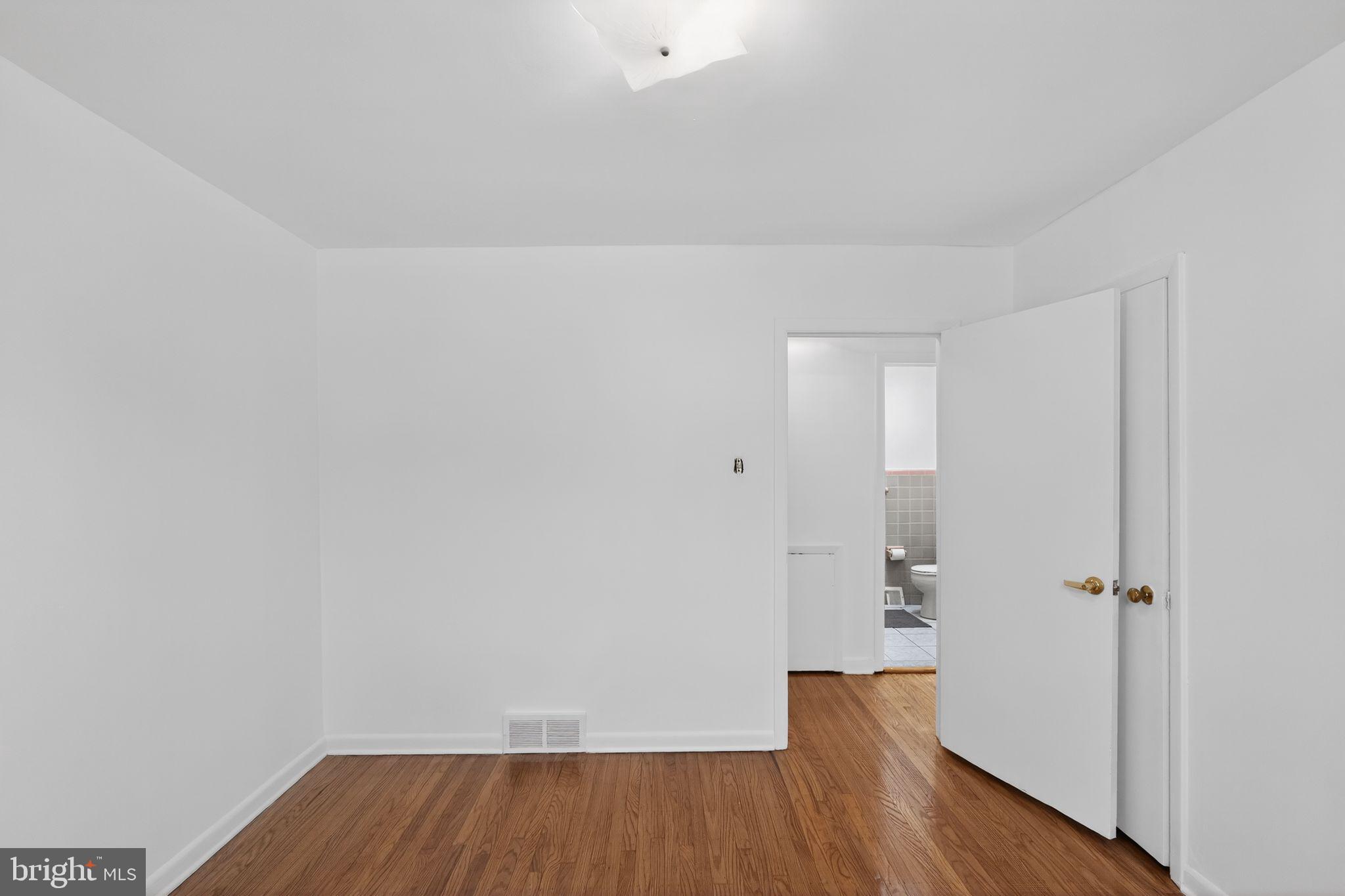 ROXBOROUGH - Residential