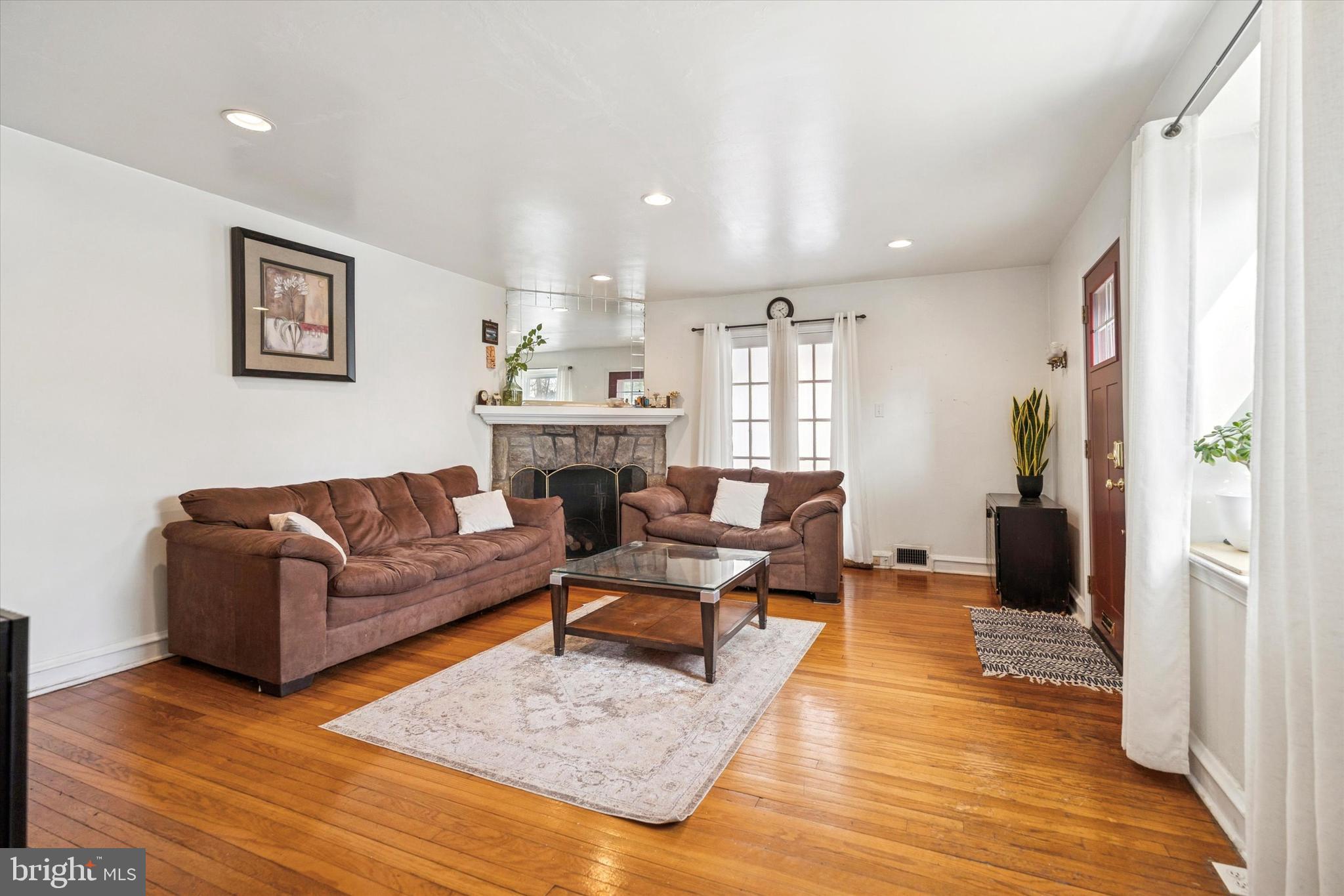 BEVERLY HILLS - Residential