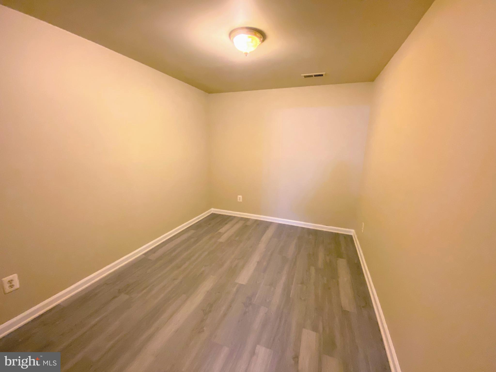 SHERATON HILLS SOUTH - Residential Lease