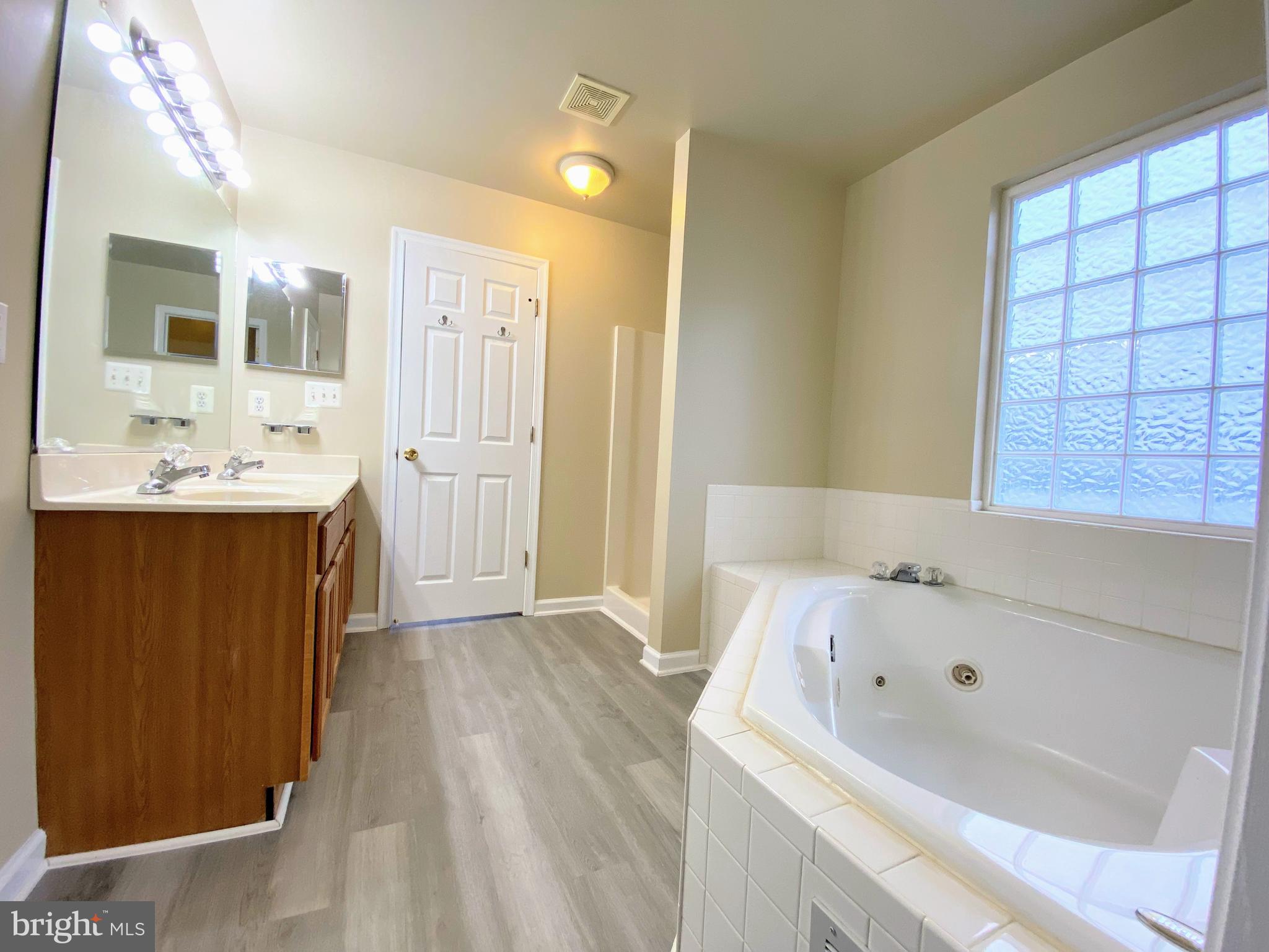SHERATON HILLS SOUTH - Residential Lease