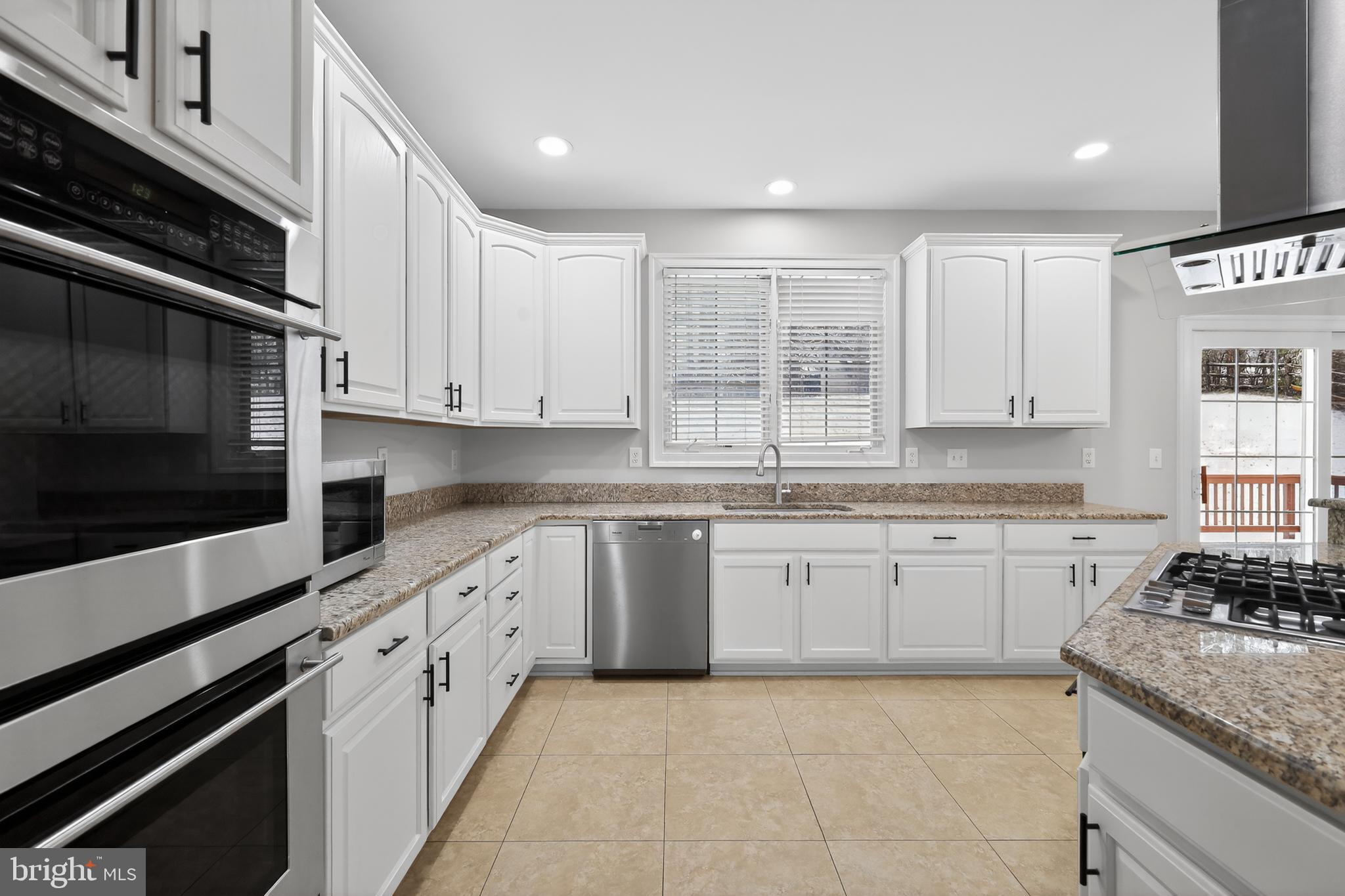 WILLOWS OF POTOMAC - Residential