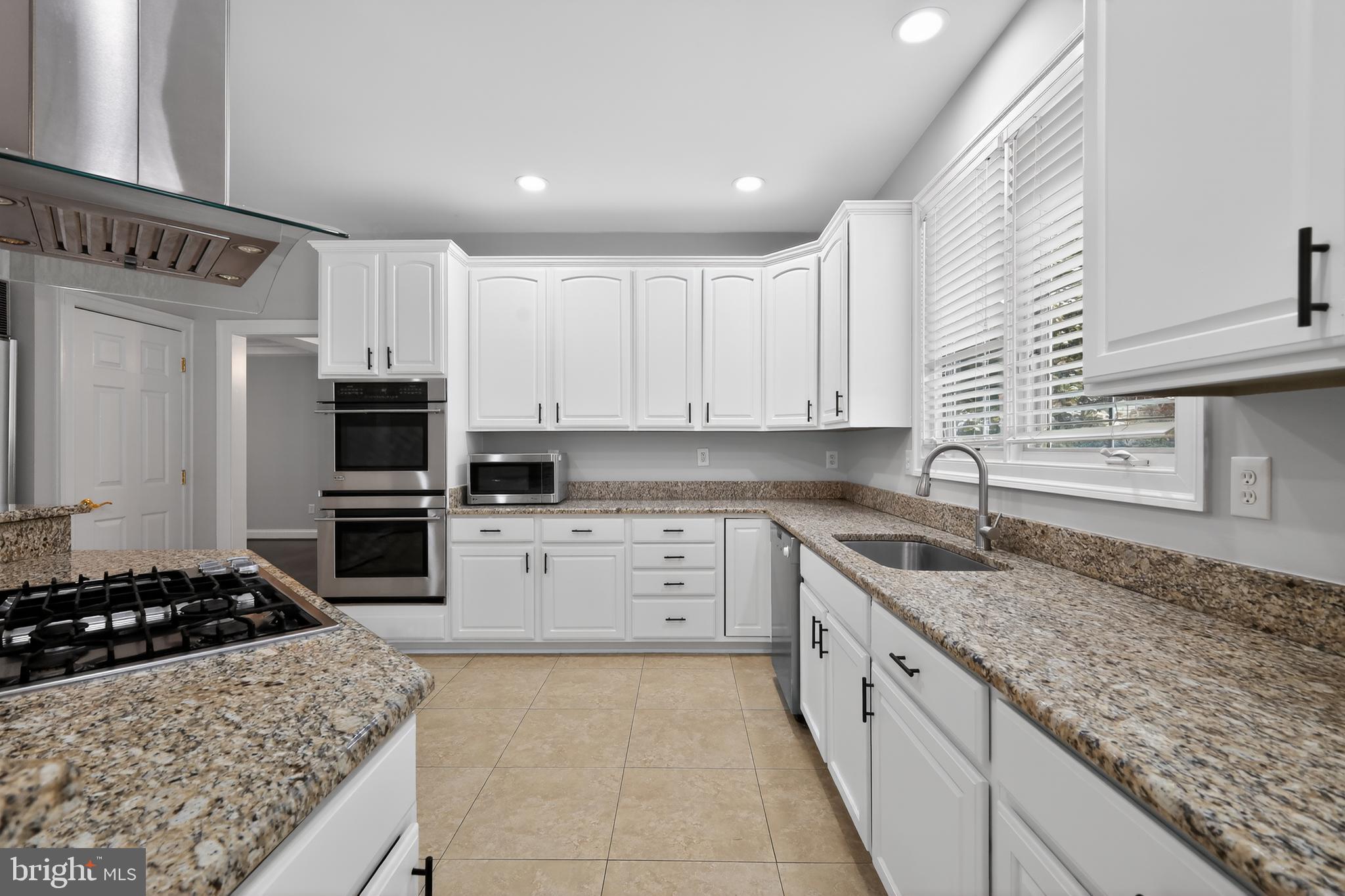 WILLOWS OF POTOMAC - Residential