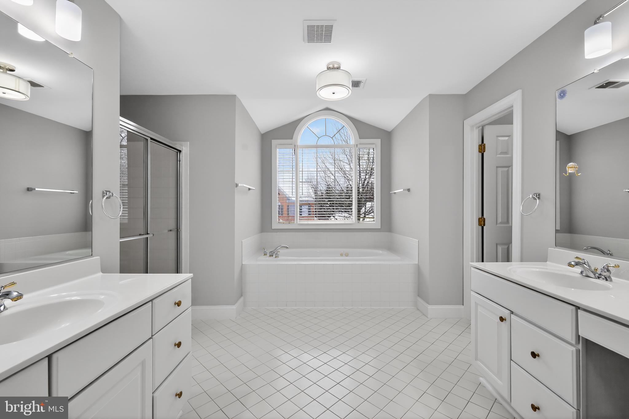 WILLOWS OF POTOMAC - Residential