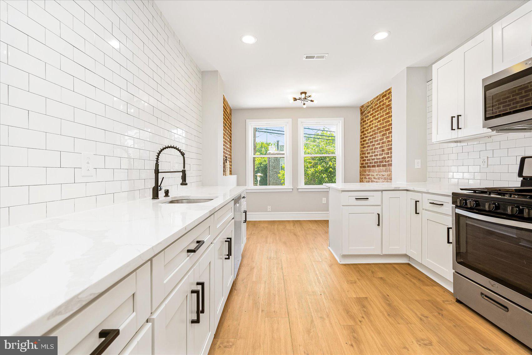 HAMPDEN HISTORIC DISTRICT - Residential Lease