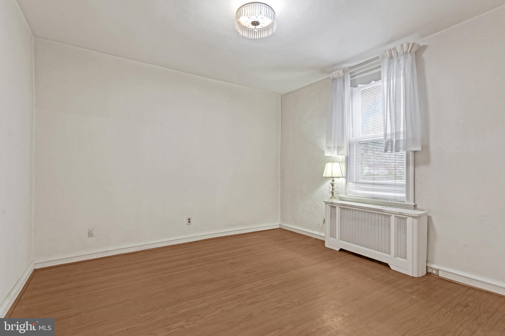 SOCIETY HILL - Residential Income