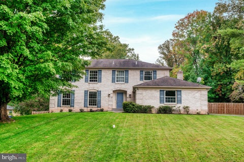 Photo of 706 Ridge Drive, MCLEAN, VA 22101 (MLS # VAFX2345992)