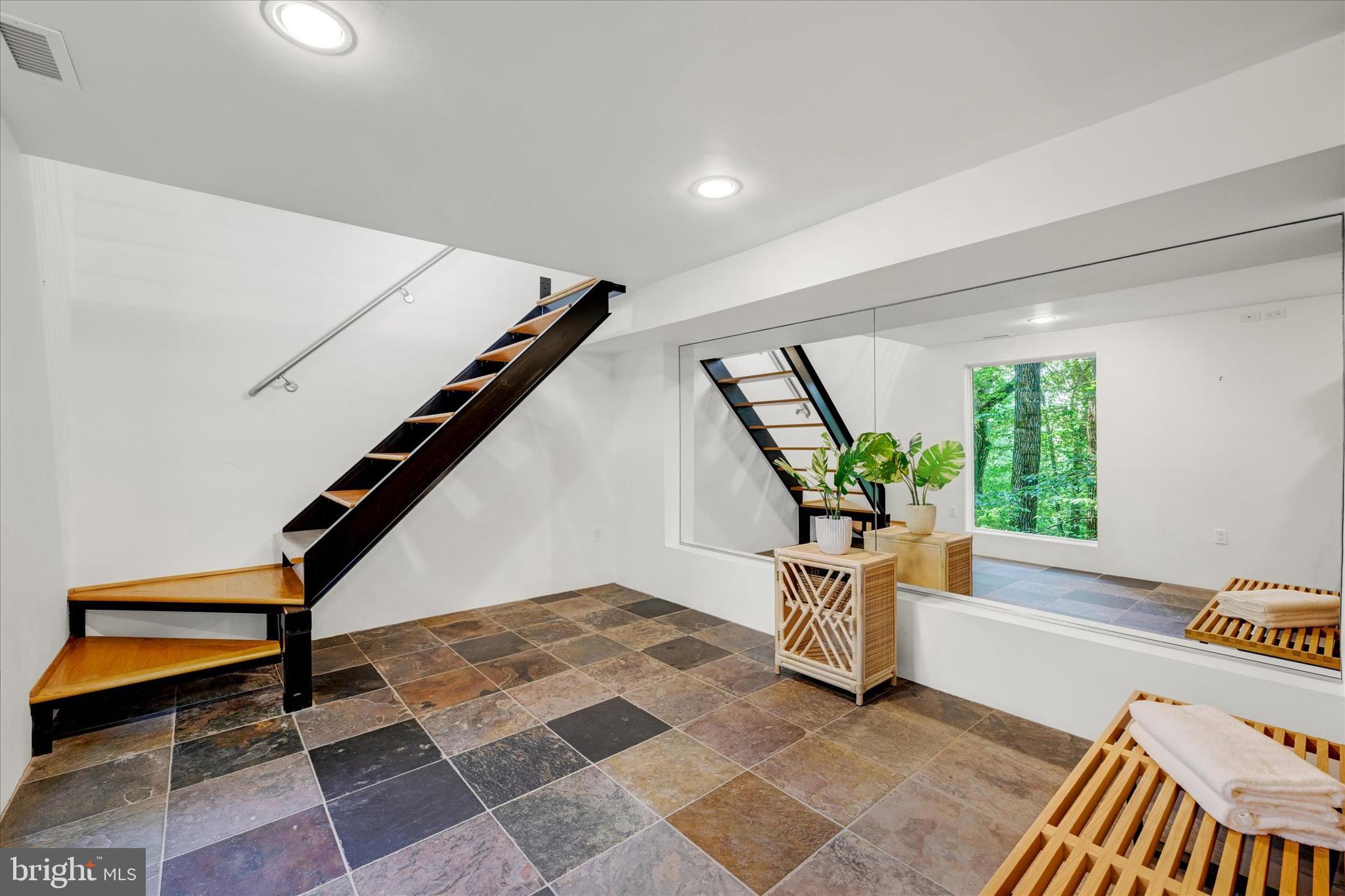 GARDEN VIEW - Residential