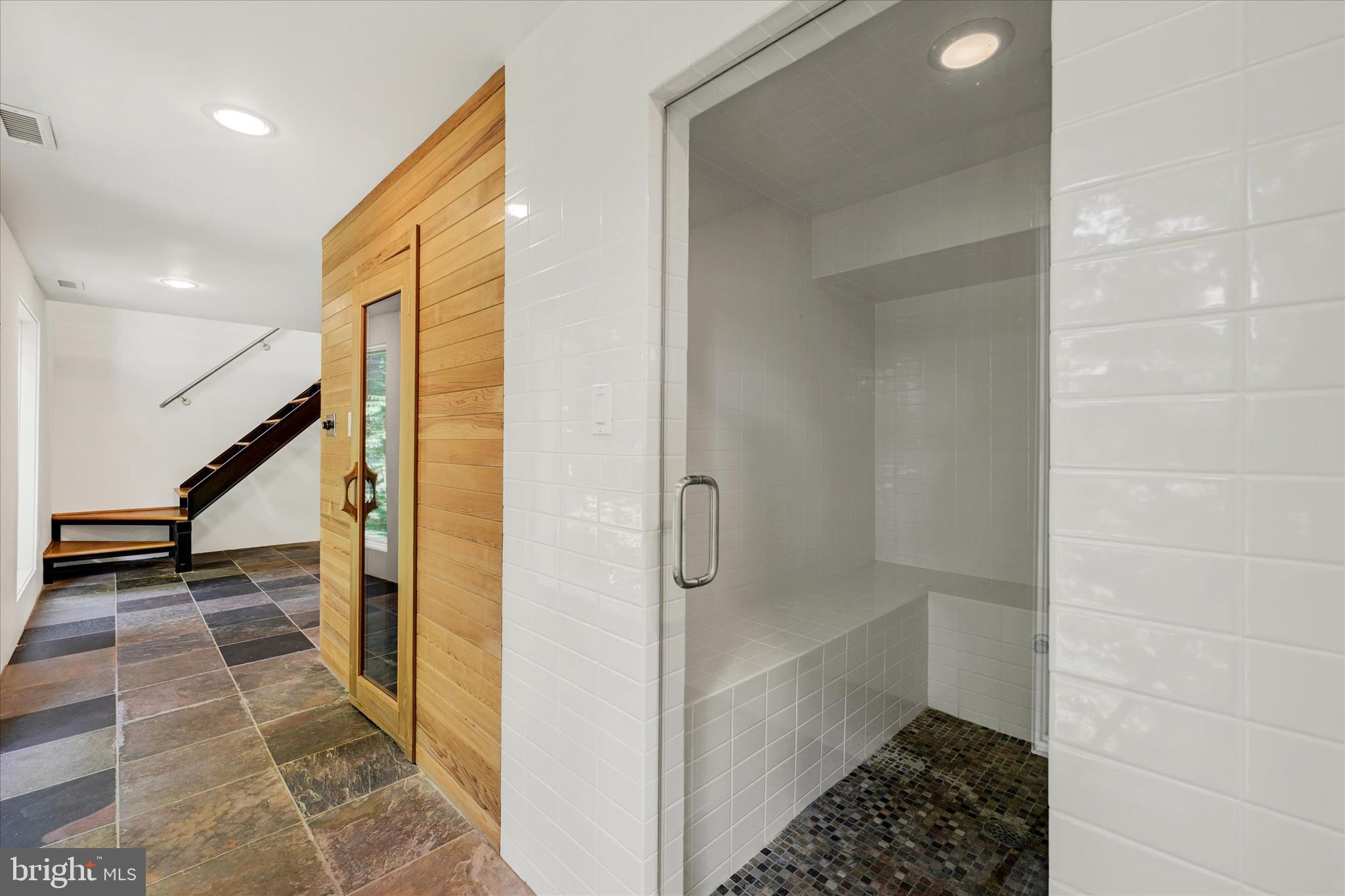 GARDEN VIEW - Residential