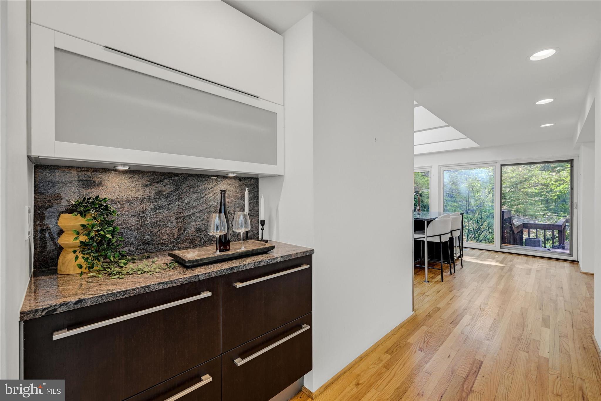 GARDEN VIEW - Residential