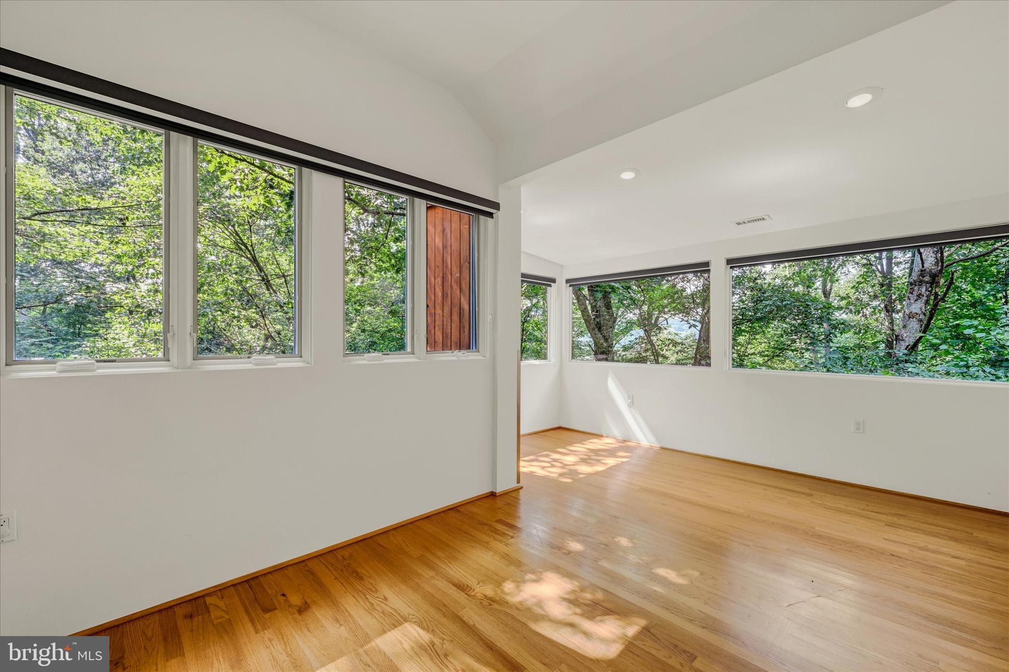 GARDEN VIEW - Residential