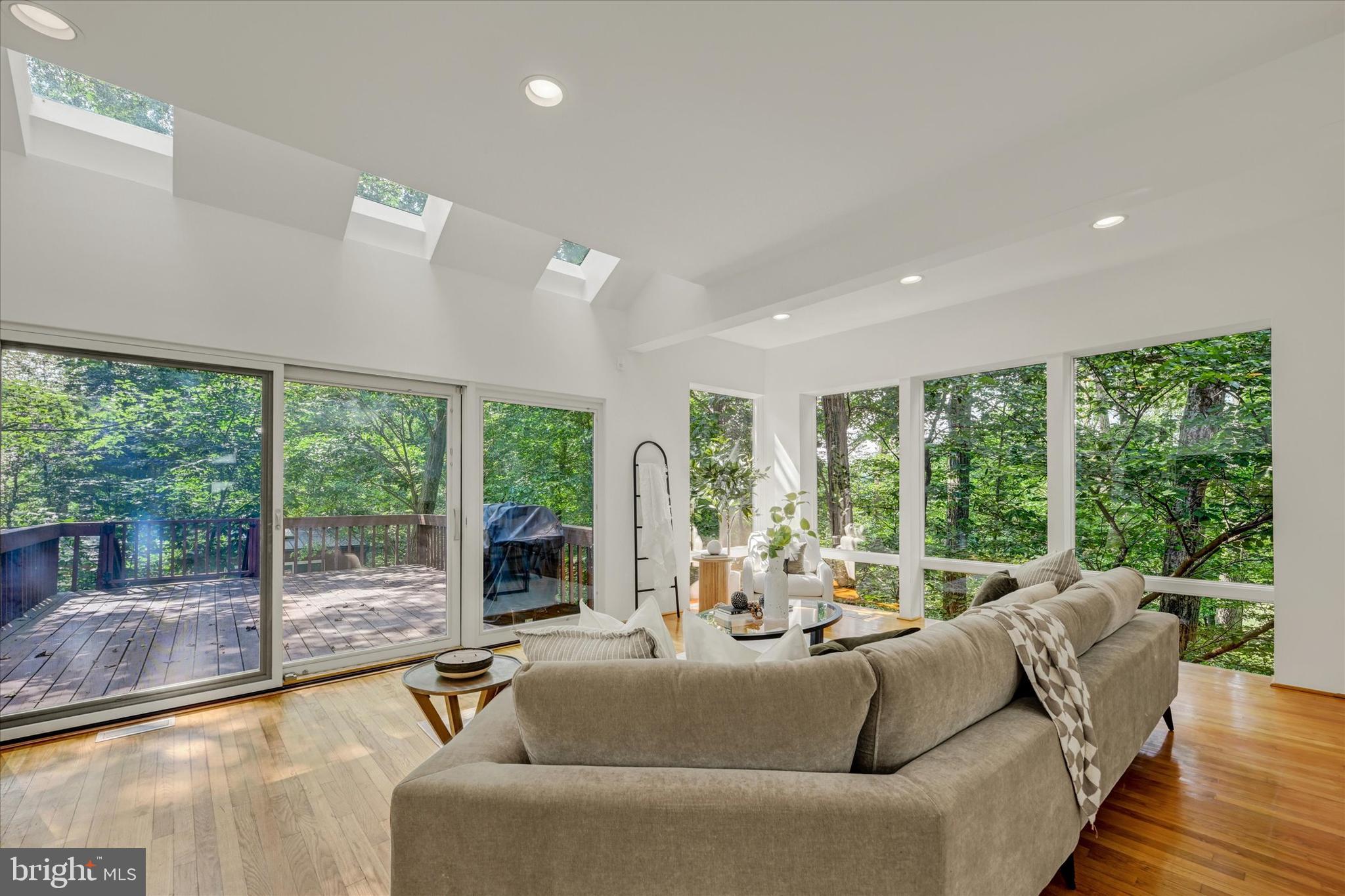 GARDEN VIEW - Residential