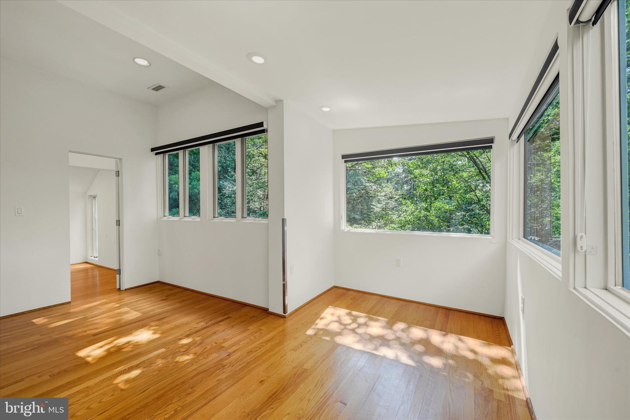 GARDEN VIEW - Residential