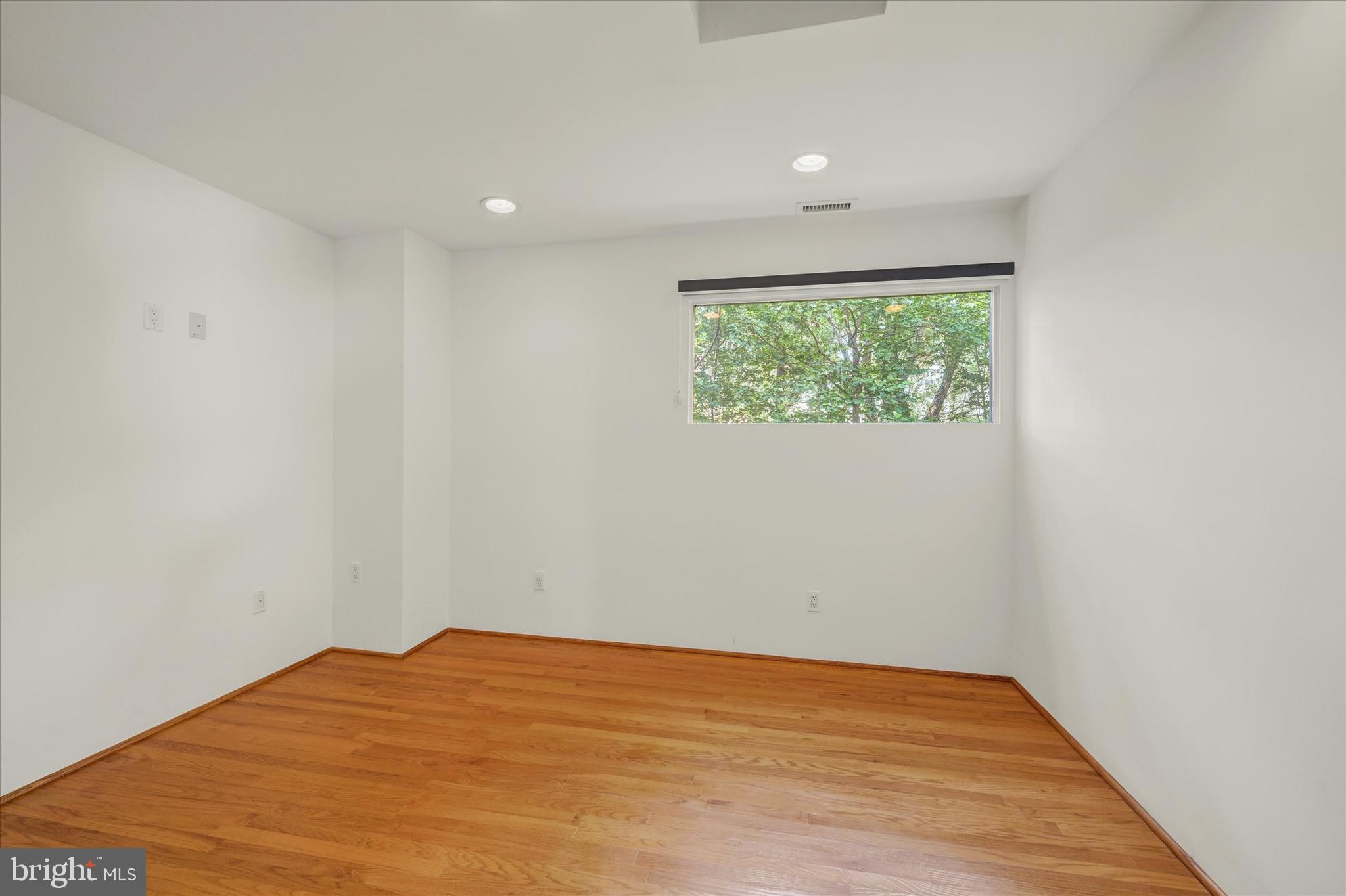 GARDEN VIEW - Residential