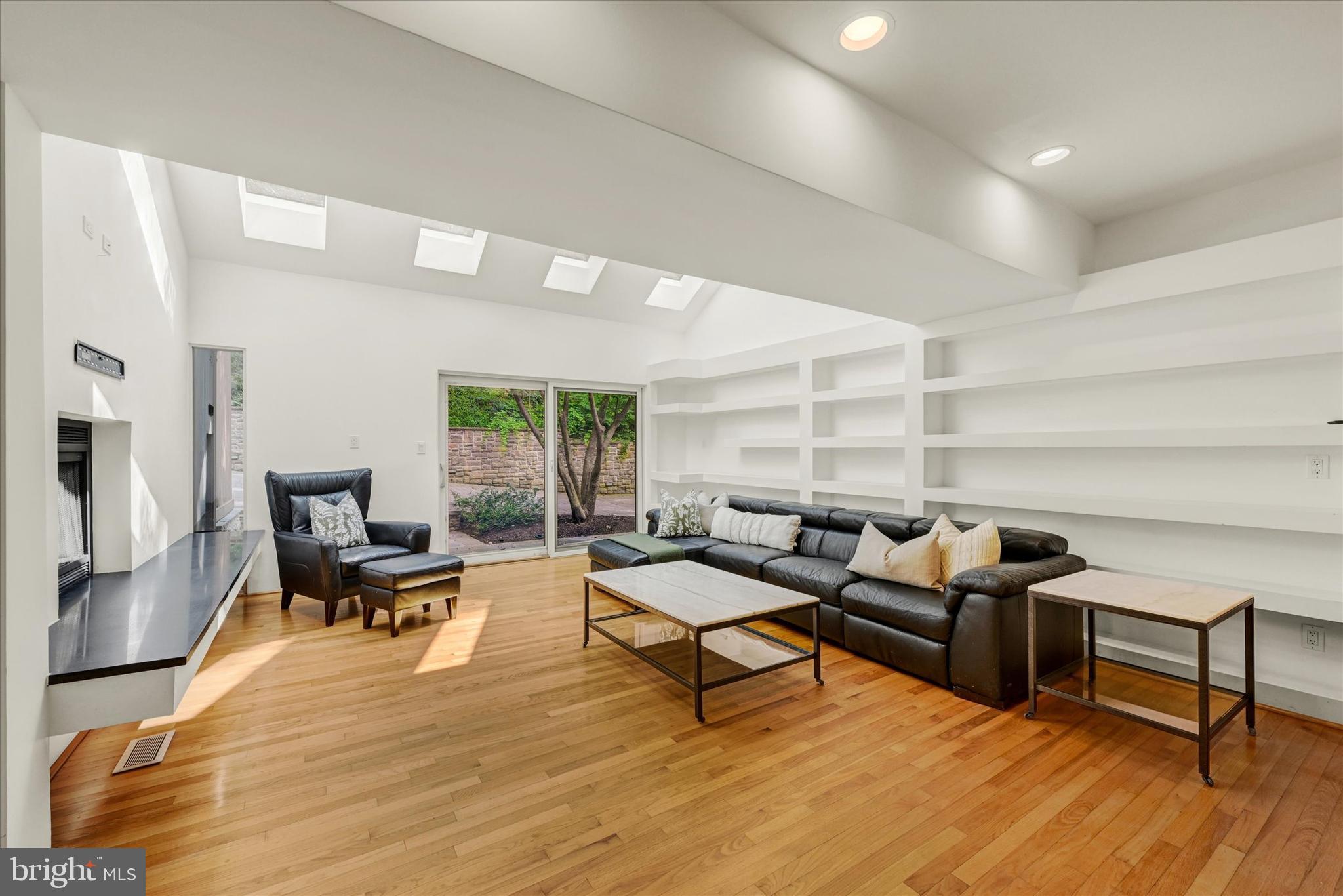 GARDEN VIEW - Residential