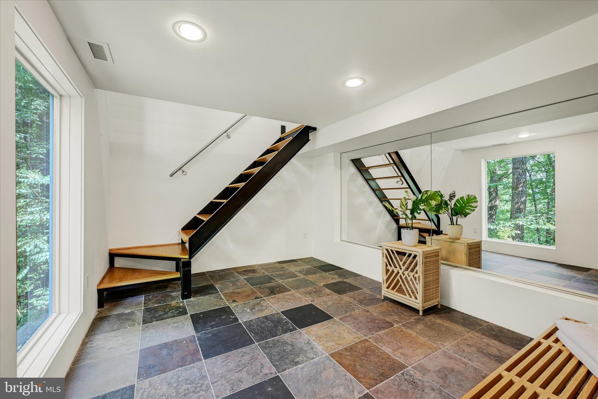 GARDEN VIEW - Residential