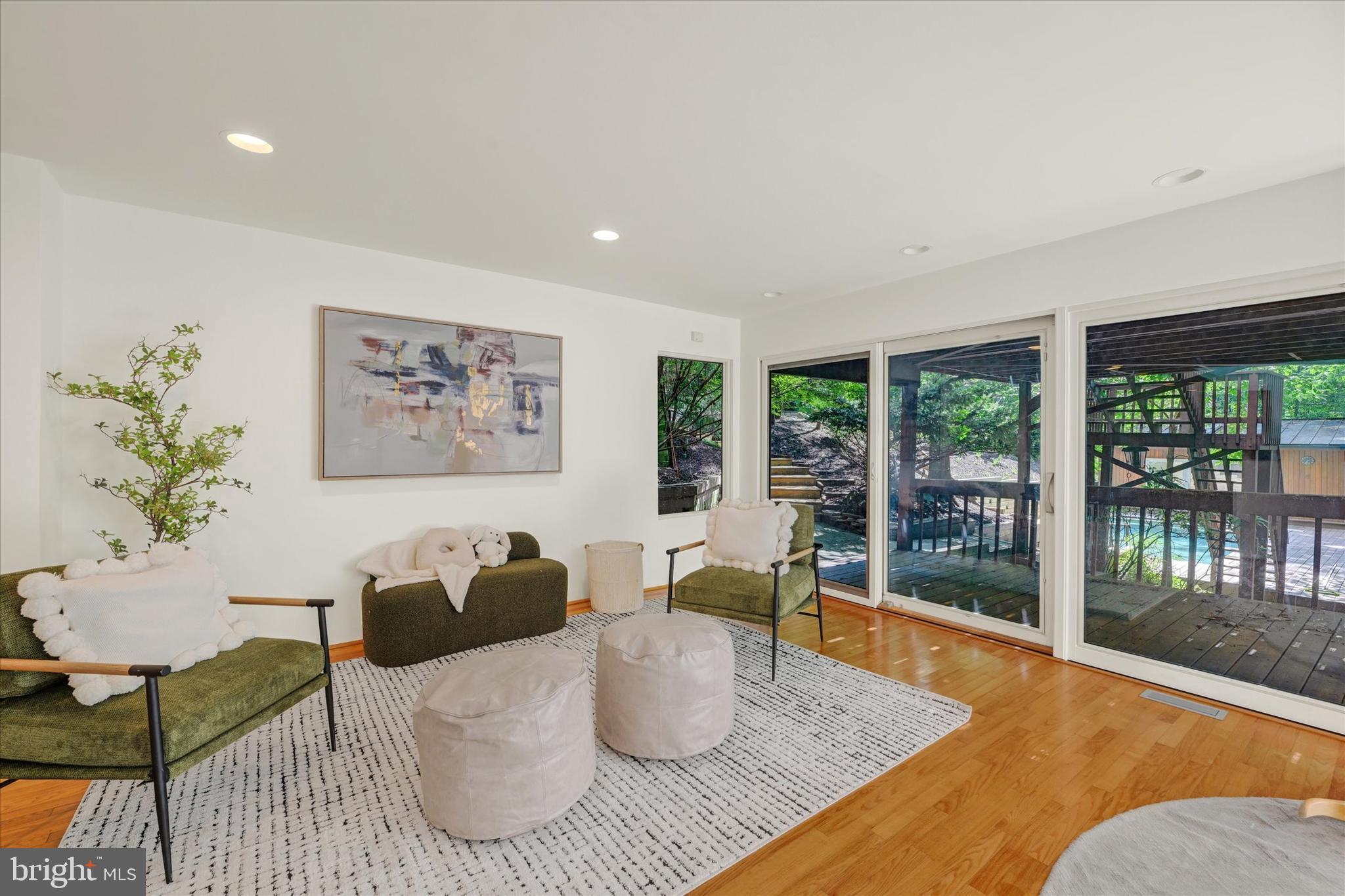 GARDEN VIEW - Residential