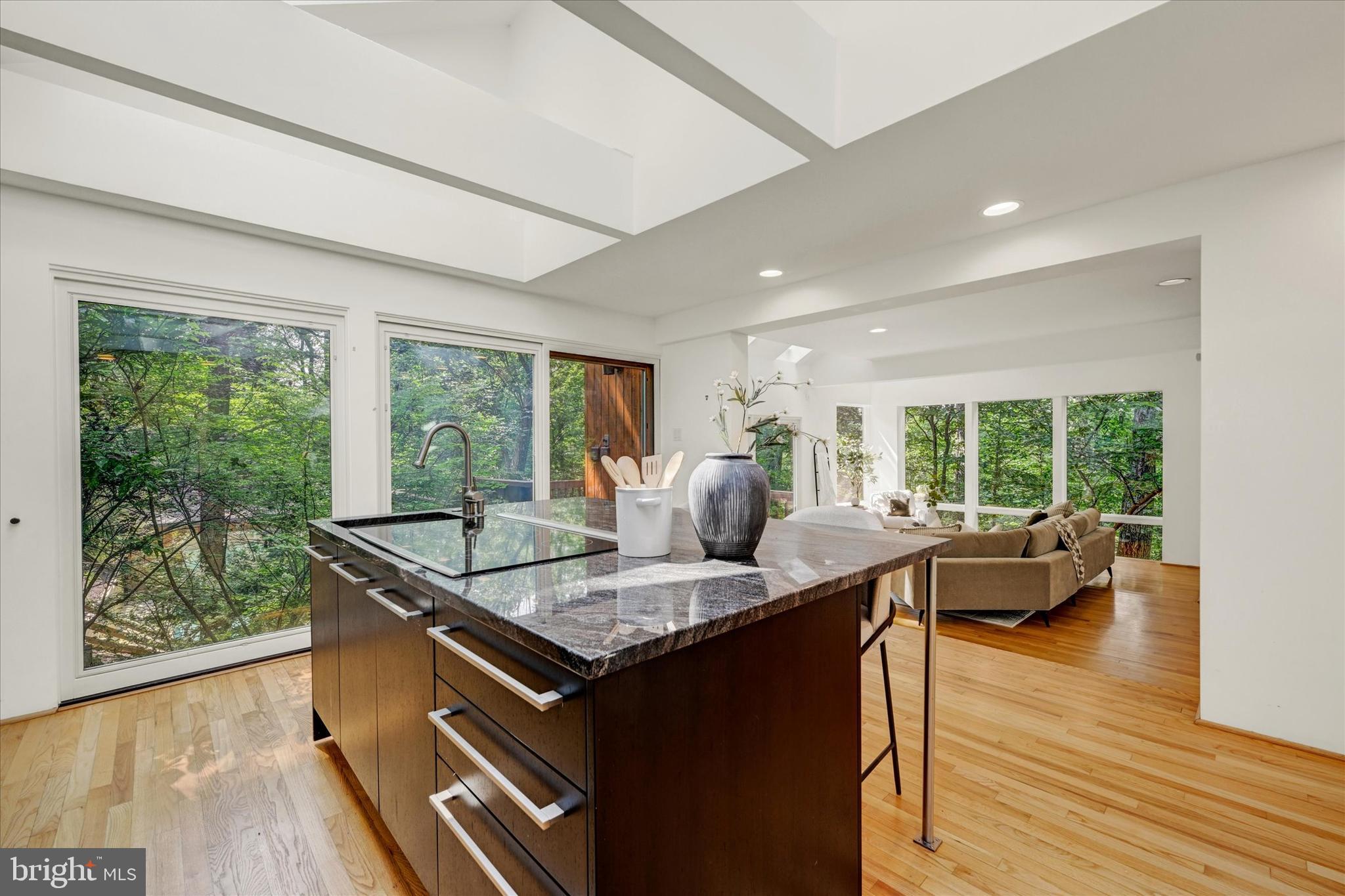 GARDEN VIEW - Residential