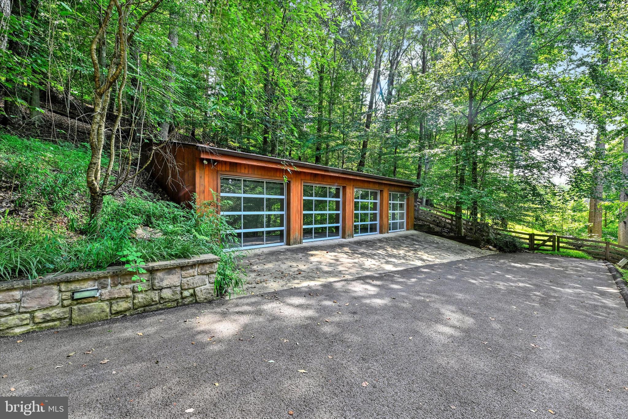 GARDEN VIEW - Residential