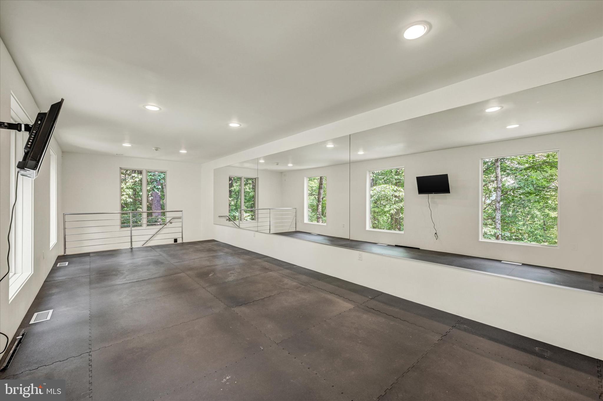 GARDEN VIEW - Residential