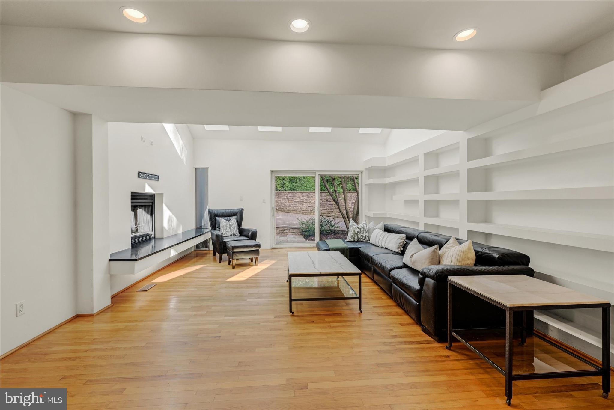 GARDEN VIEW - Residential