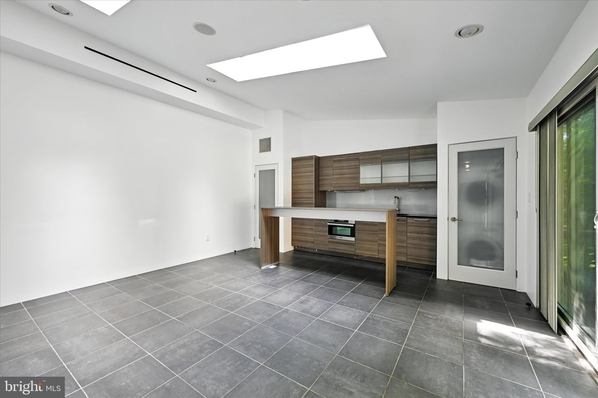 GARDEN VIEW - Residential