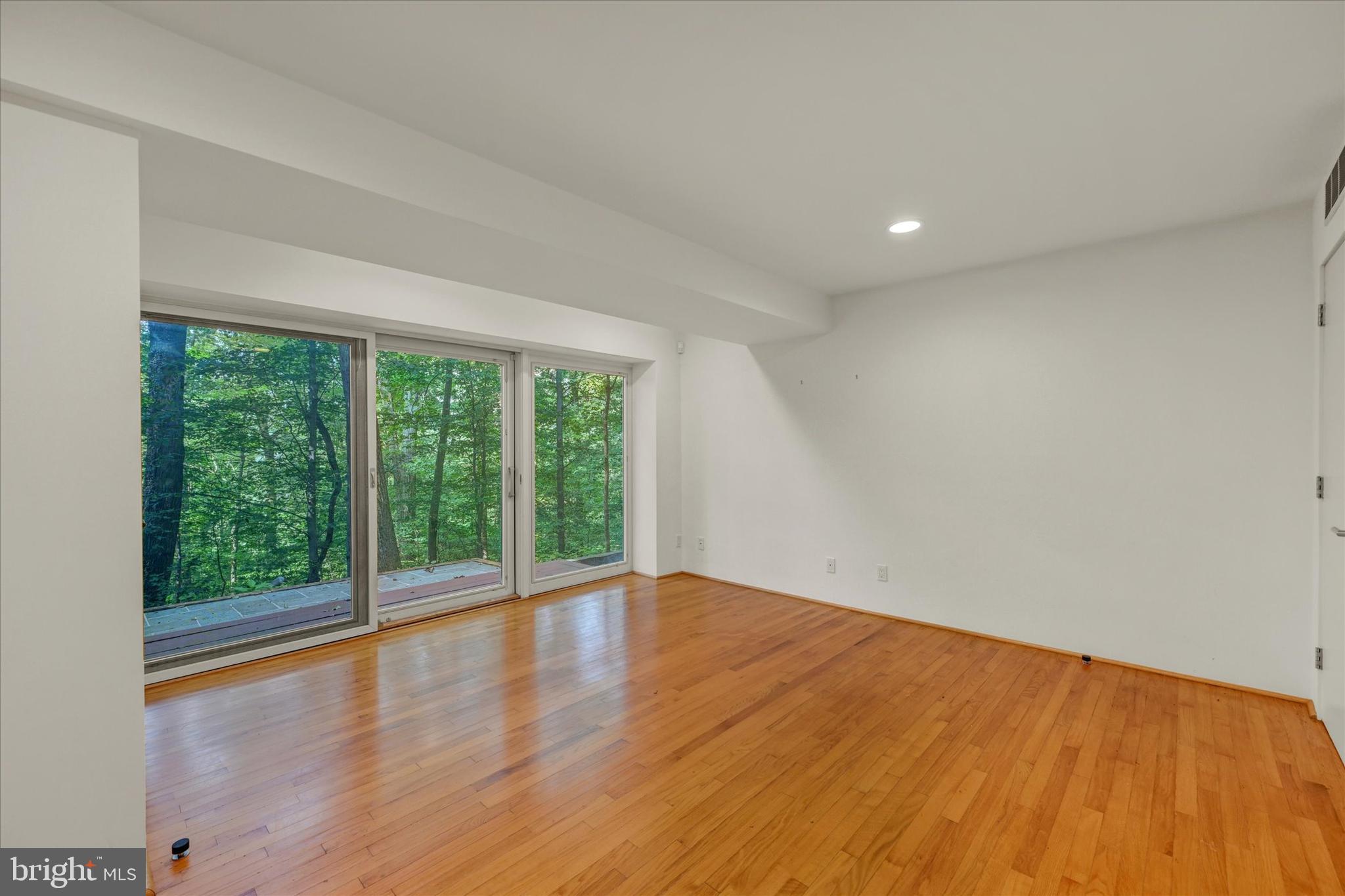 GARDEN VIEW - Residential