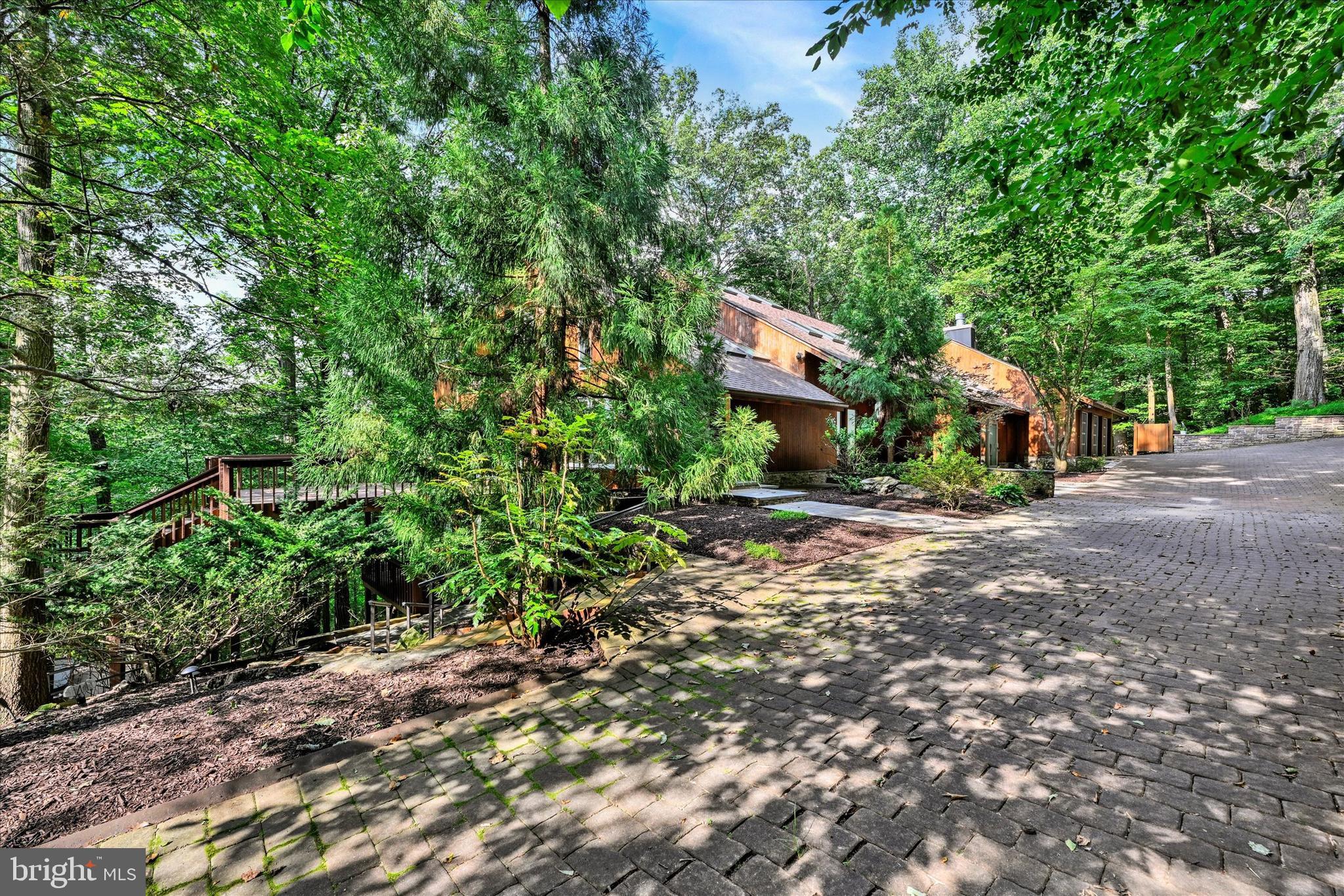 GARDEN VIEW - Residential