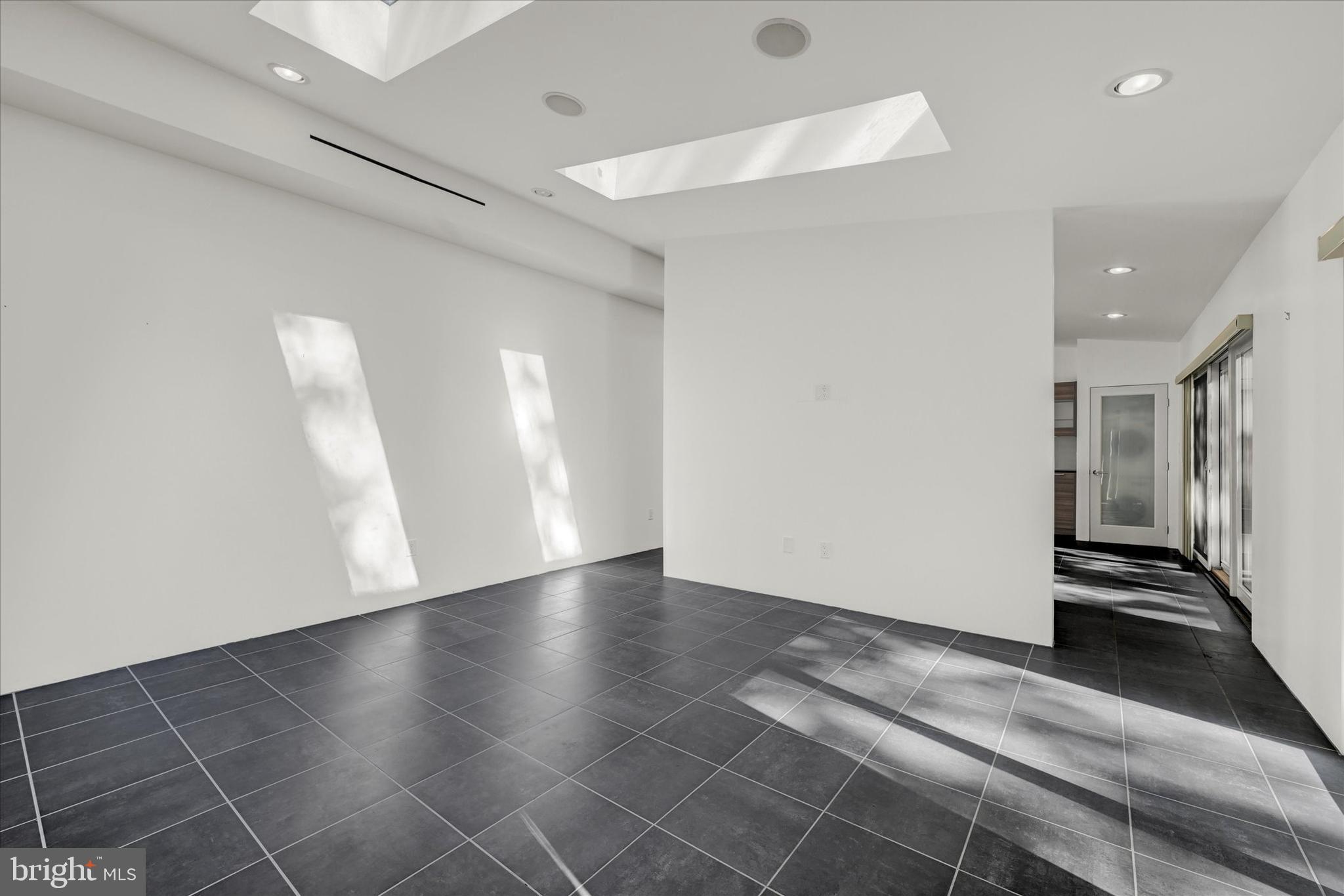 GARDEN VIEW - Residential