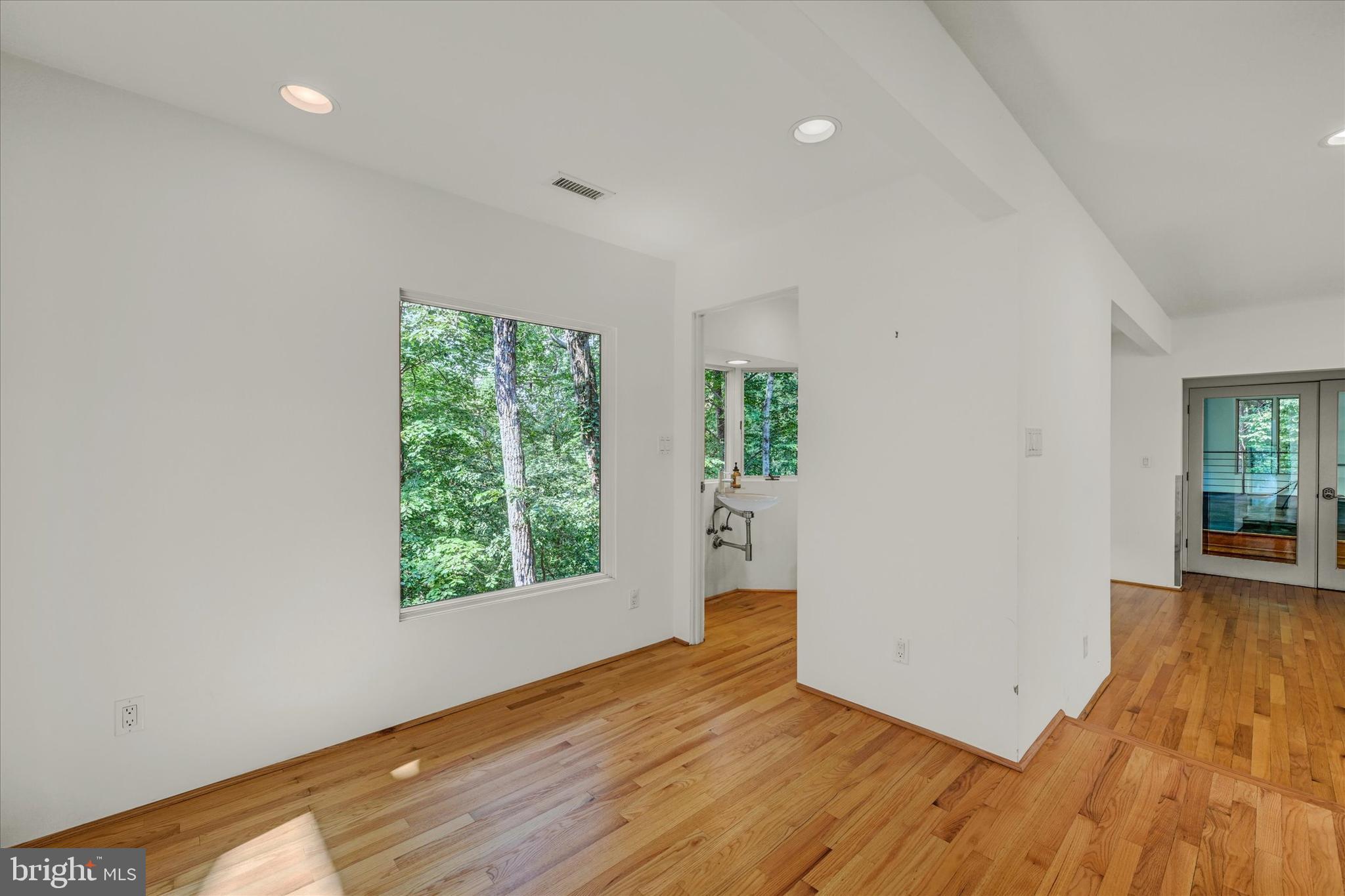 GARDEN VIEW - Residential