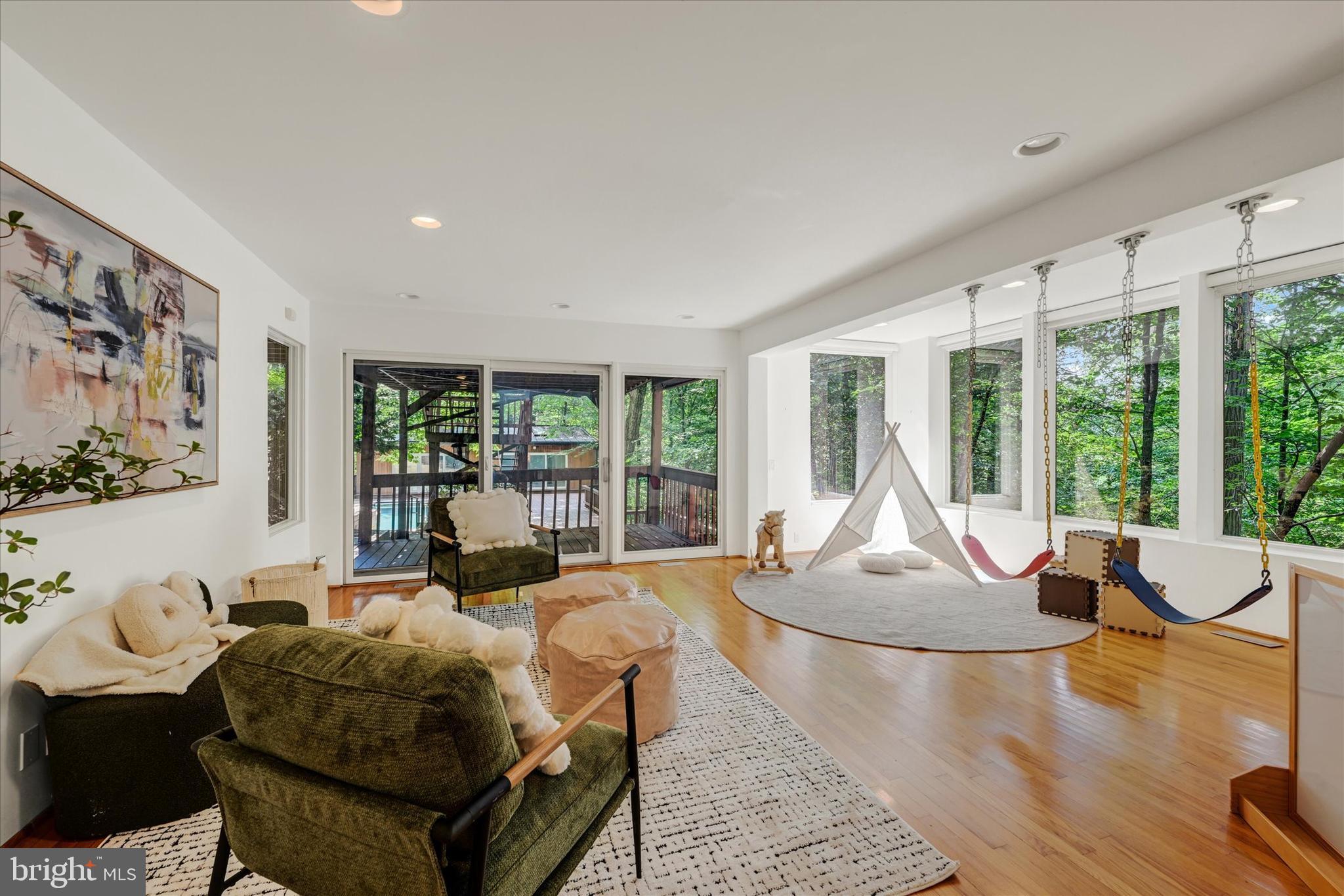 GARDEN VIEW - Residential