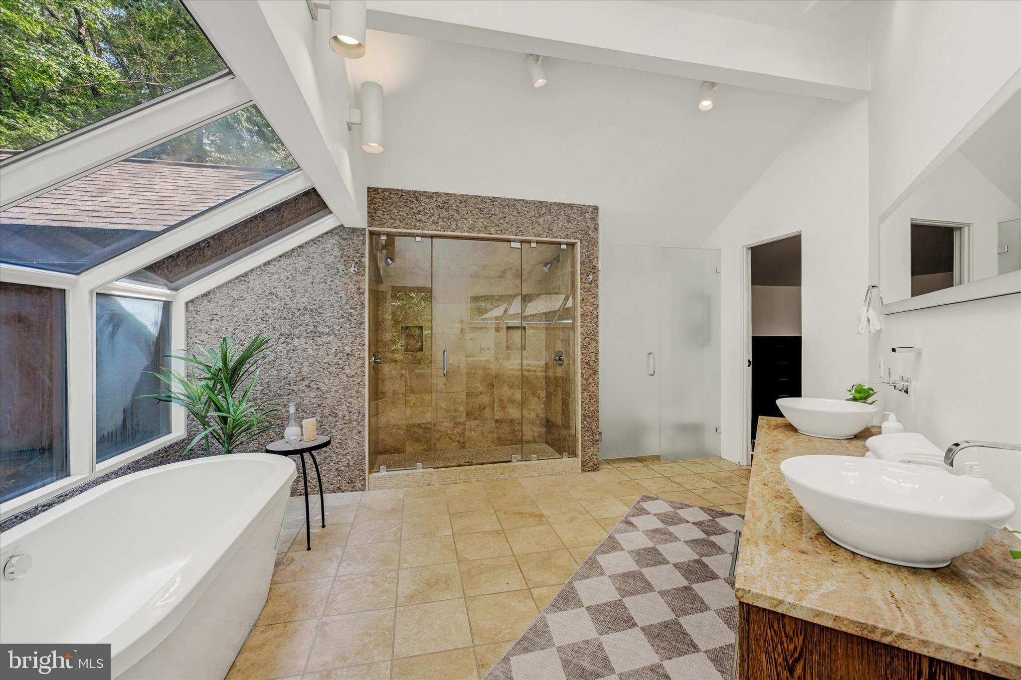 GARDEN VIEW - Residential