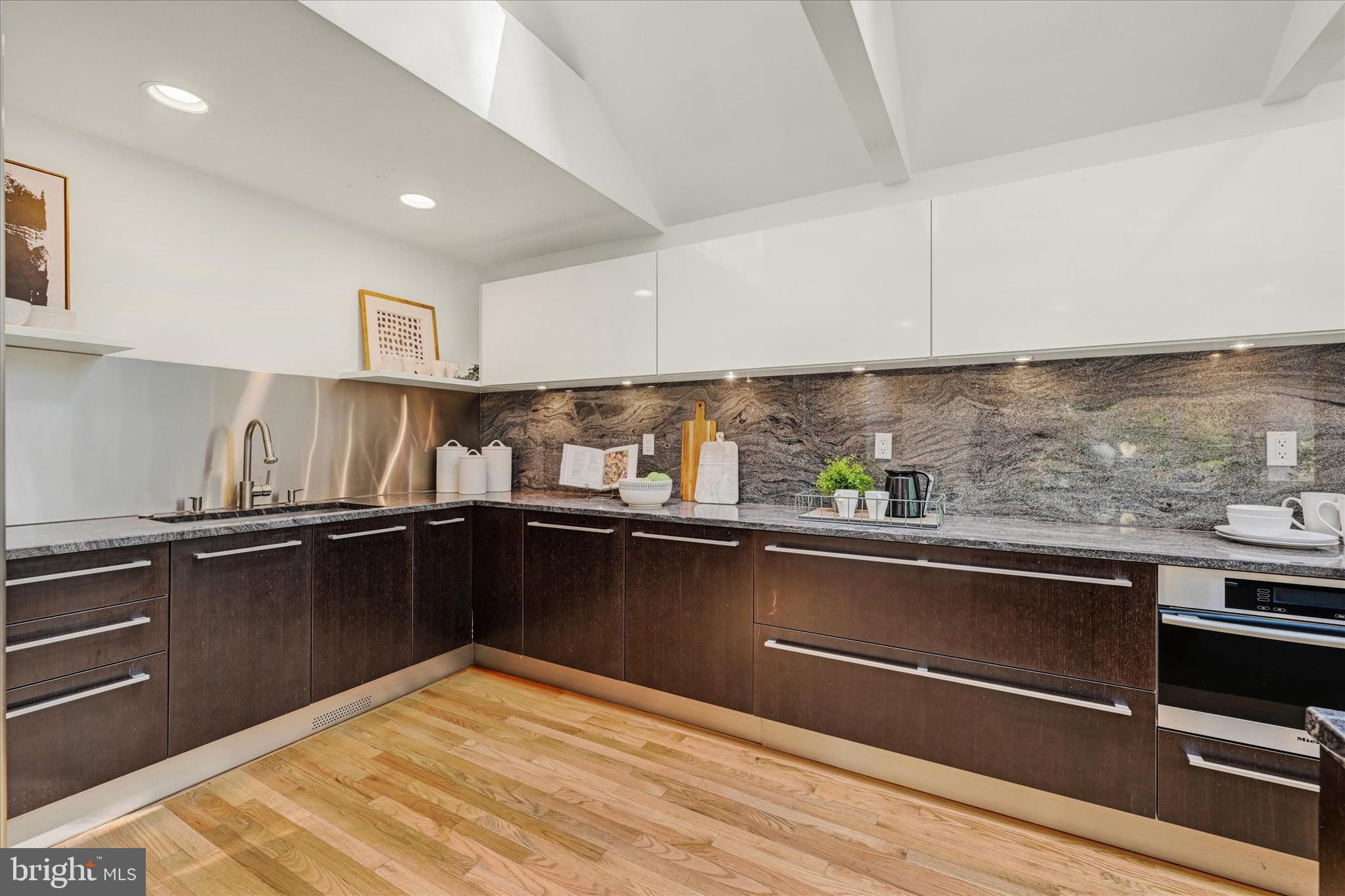 GARDEN VIEW - Residential