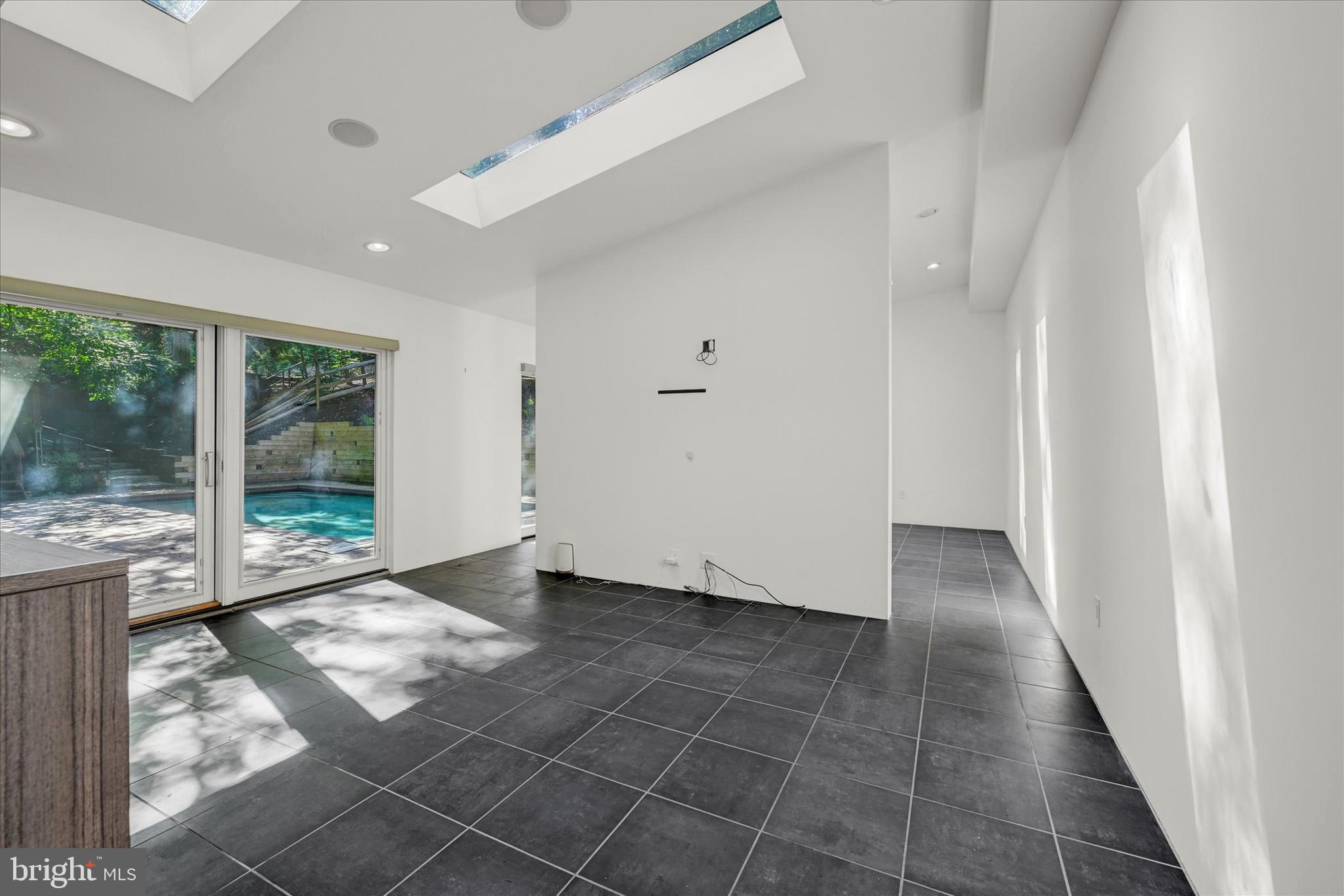 GARDEN VIEW - Residential